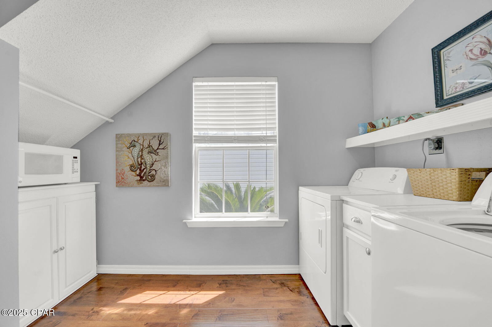 Escada - Residential