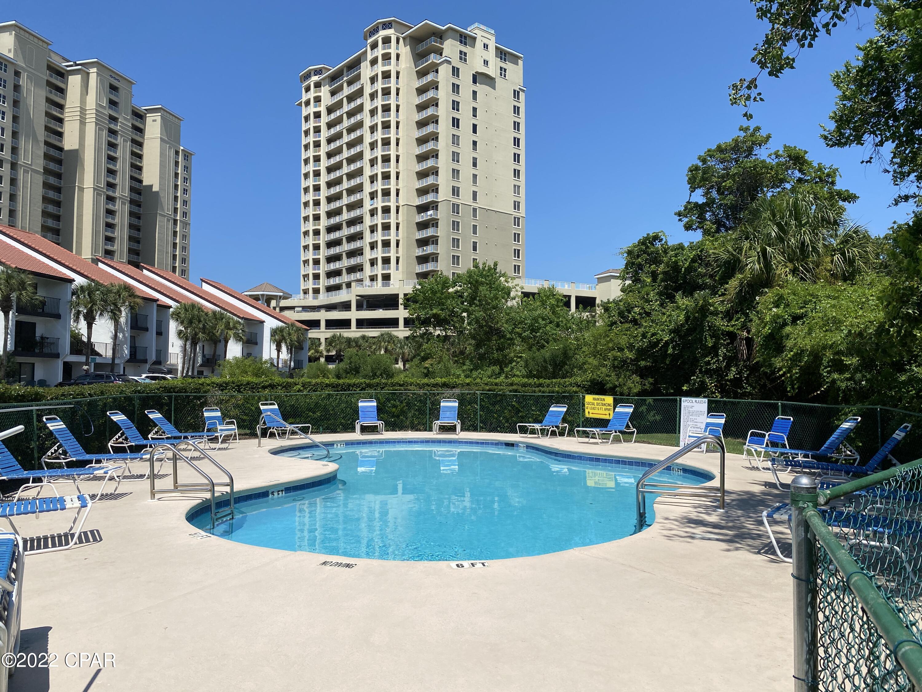 Edgewater Golf Villas V-B - Residential