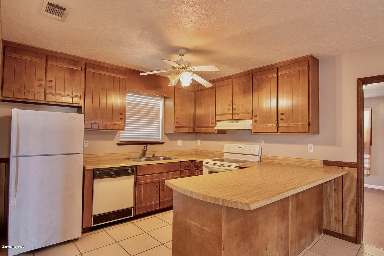 Towne & Country Lake Estates - Residential