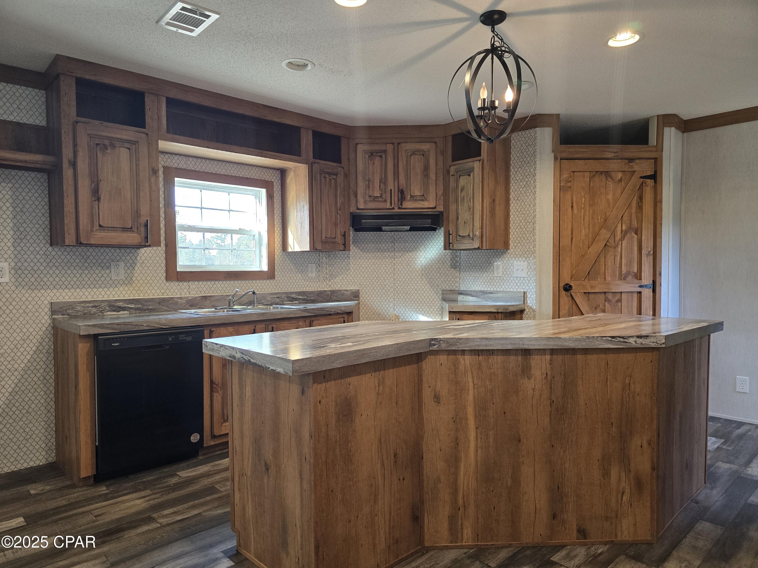 Tung Grove Ests 1st Sec - Residential