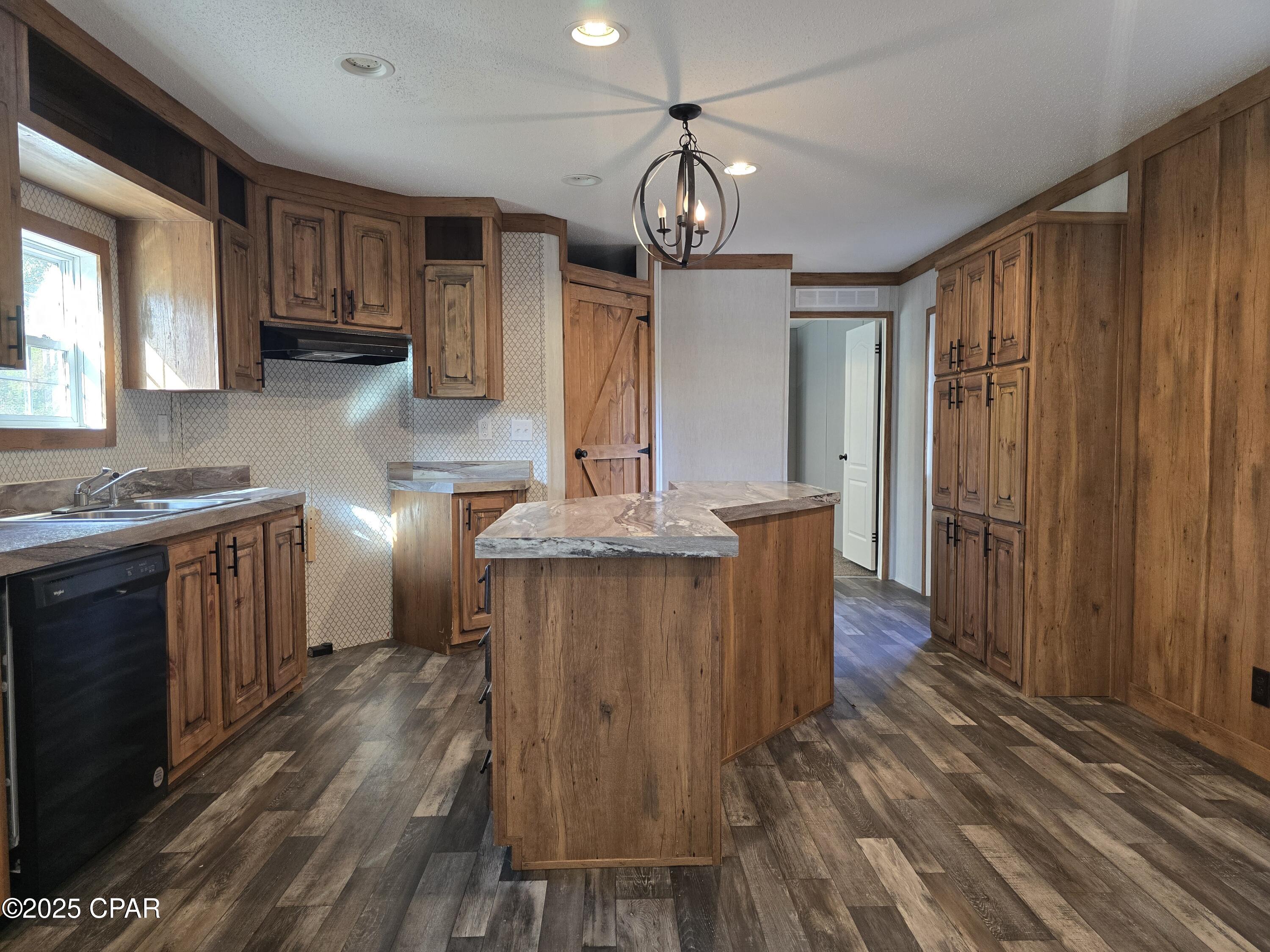 Tung Grove Ests 1st Sec - Residential