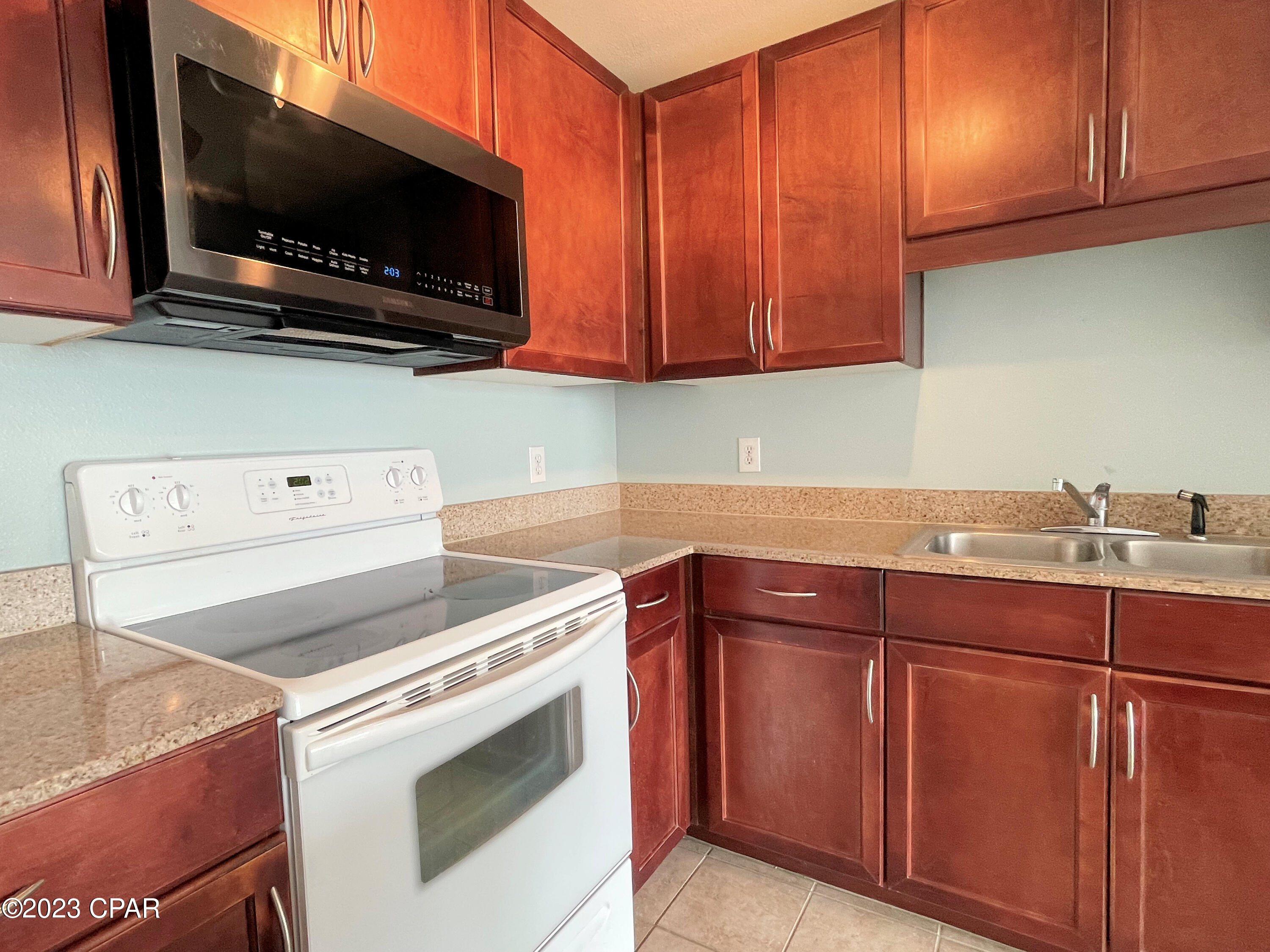 Laketown Wharf - Residential