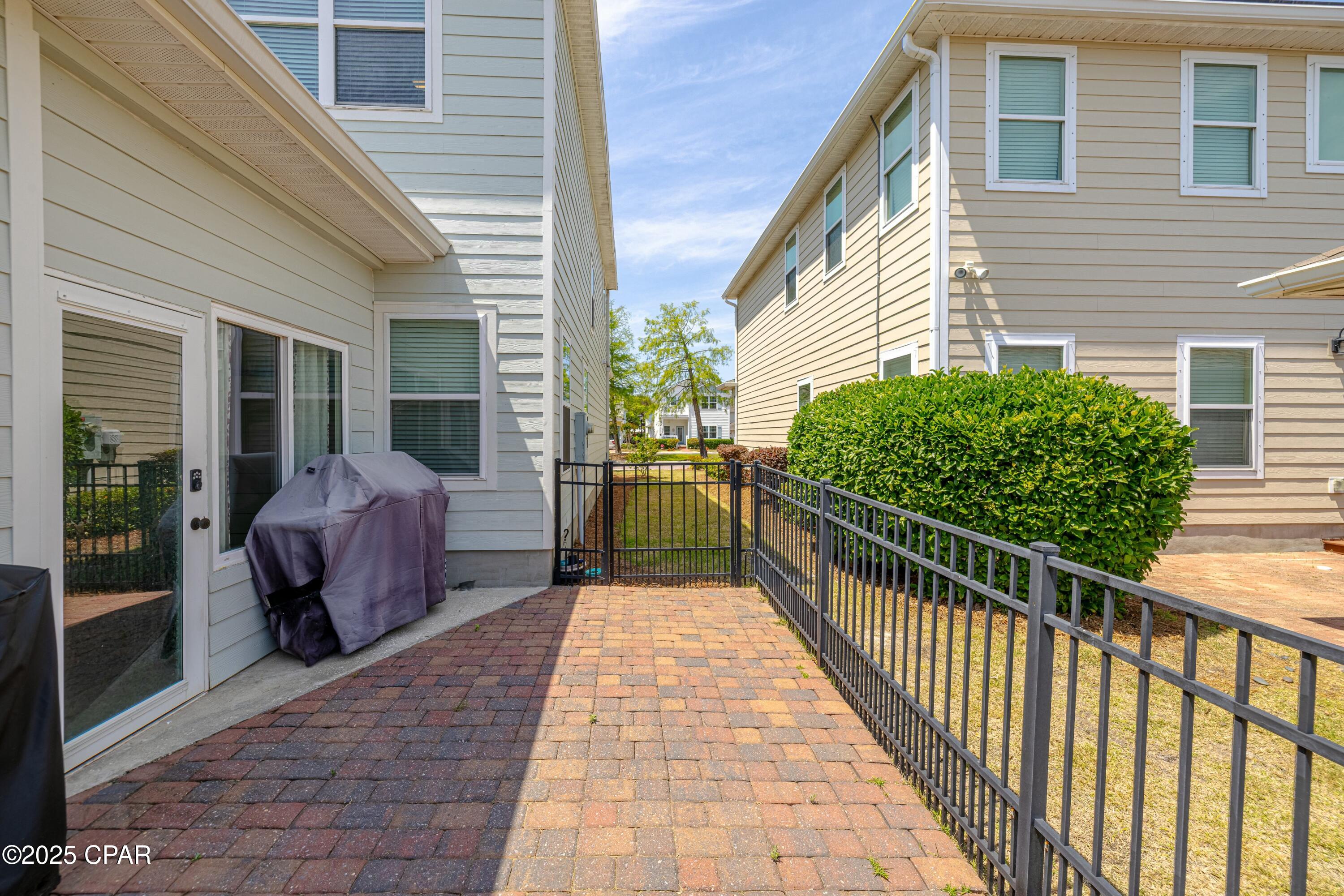 Magnolia Bay Club - Residential