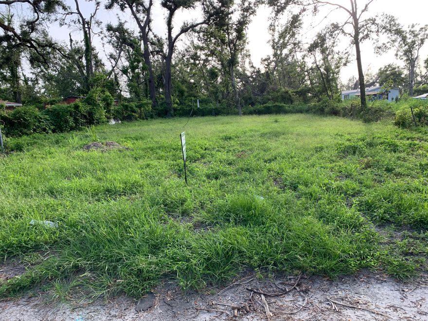 Residential vacant lot. Convenient to schools, shopping, etc.