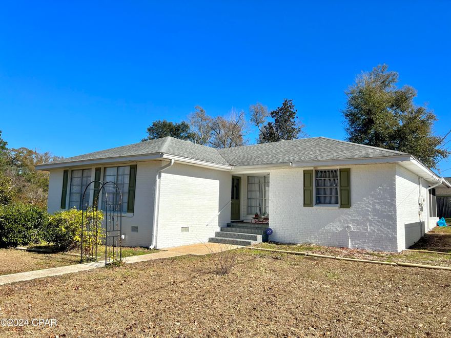 ***Owner has found her next home and in the essence  of time has decided to take an early price reduction for a quick sale*** NEW PRICE!!! Was: $255,000 NOW: $239,900***Great house with many new upgrades done since purchased in June of 2023, which include new electrical wiring, new vapor barrier and humidifier  under the home. New bathroom toilets and showers and all new pool decking around the screen enclosed pool. New refrigerator remains too!
4 Bedrooms plus a bonus room,2 full baths,
architectural roof, Luxury vinyl plank flooring throughout, Easy to show!