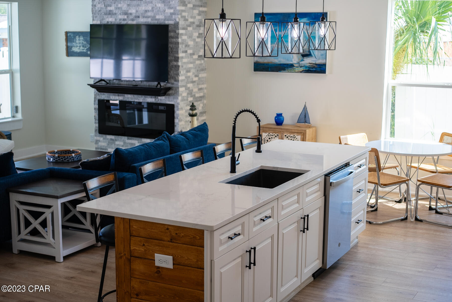 Laguna Beach Estates 9th Add - Residential