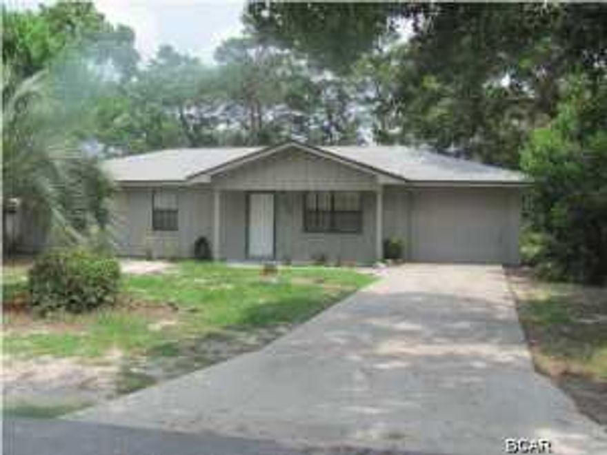 3 bedroom 2 bath home located close to Frank Brown Park. The home features a nice sunroom, fenced yard and 1 car garage. Pets Negotiable