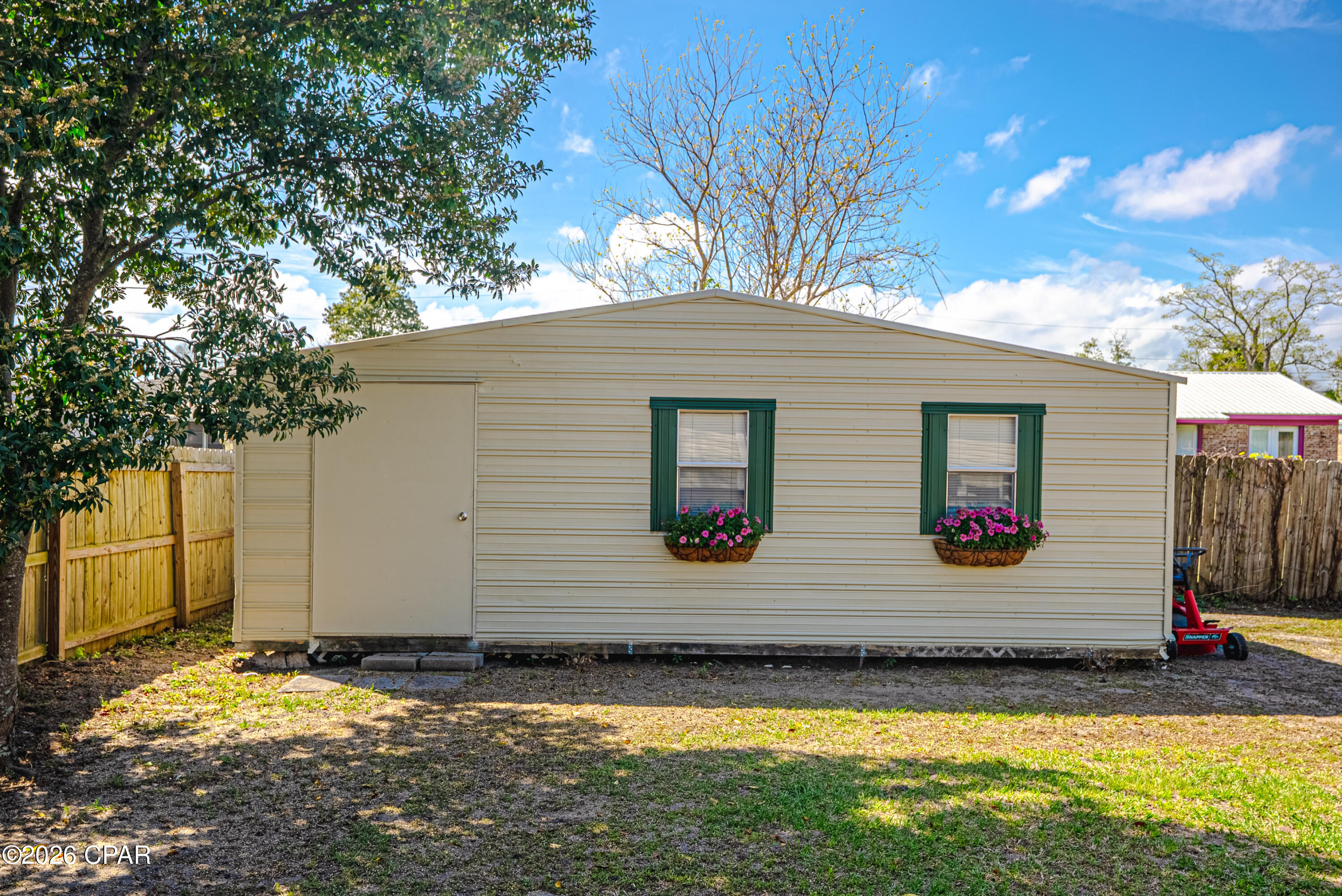 King Estates Unit 2 - Residential Lease
