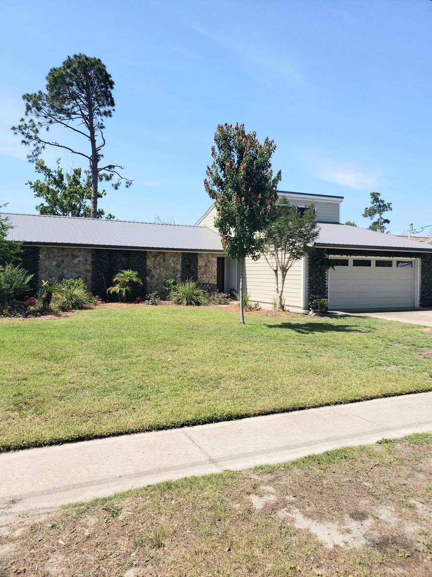 CURRENTLY UNDER CONTRACT, SELLER ACCEPTING BACKUP OFFERS. Don't make a decision on buying your next home until you see this one! This well-loved, newly renovated, 3 bedroom, 2 bathroom home is centrally located in the King's Ranch subdivision. With tastefully chosen upgraded features, this lovely, move-in ready home boasts a great room with a large vaulted ceiling and plenty of natural light that shines throughout the open concept living area. The kitchen offers new appliances, granite counter tops, breakfast bar and pantry. Adjacent to the kitchen is the dining area that opens to the great room. Just down the hall you will find the first two bedrooms with a shared hallway bathroom. At the end of the hallway sits the master suite that features a large walk in closet and en suite. At the back of the house, there's an enclosed patio that leads to a large, privacy fenced in back yard with double gates for easy access. All rooms havenew interior doors, baseboards and new paint throughout. Custom window treatments have been installed throughout the home with room darkening shades in the bedrooms. All measurements are approximate so buyer will need to verify if important. All reasonable offers will be considered.