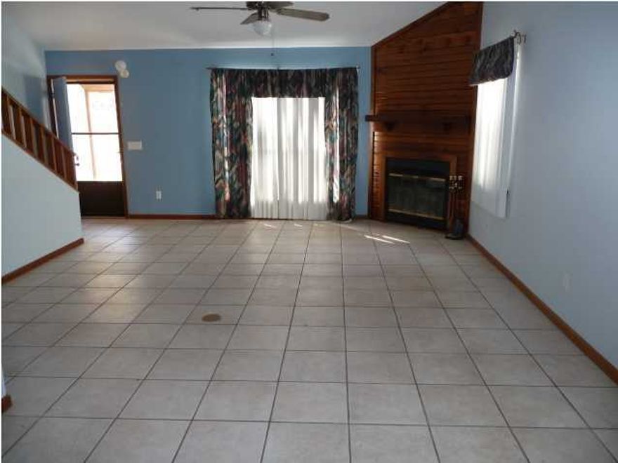 Cute 2bd 2 bath townhome centrally located.Close to colleges. Fenced backyard. Small Pet allowed with pet deposit.