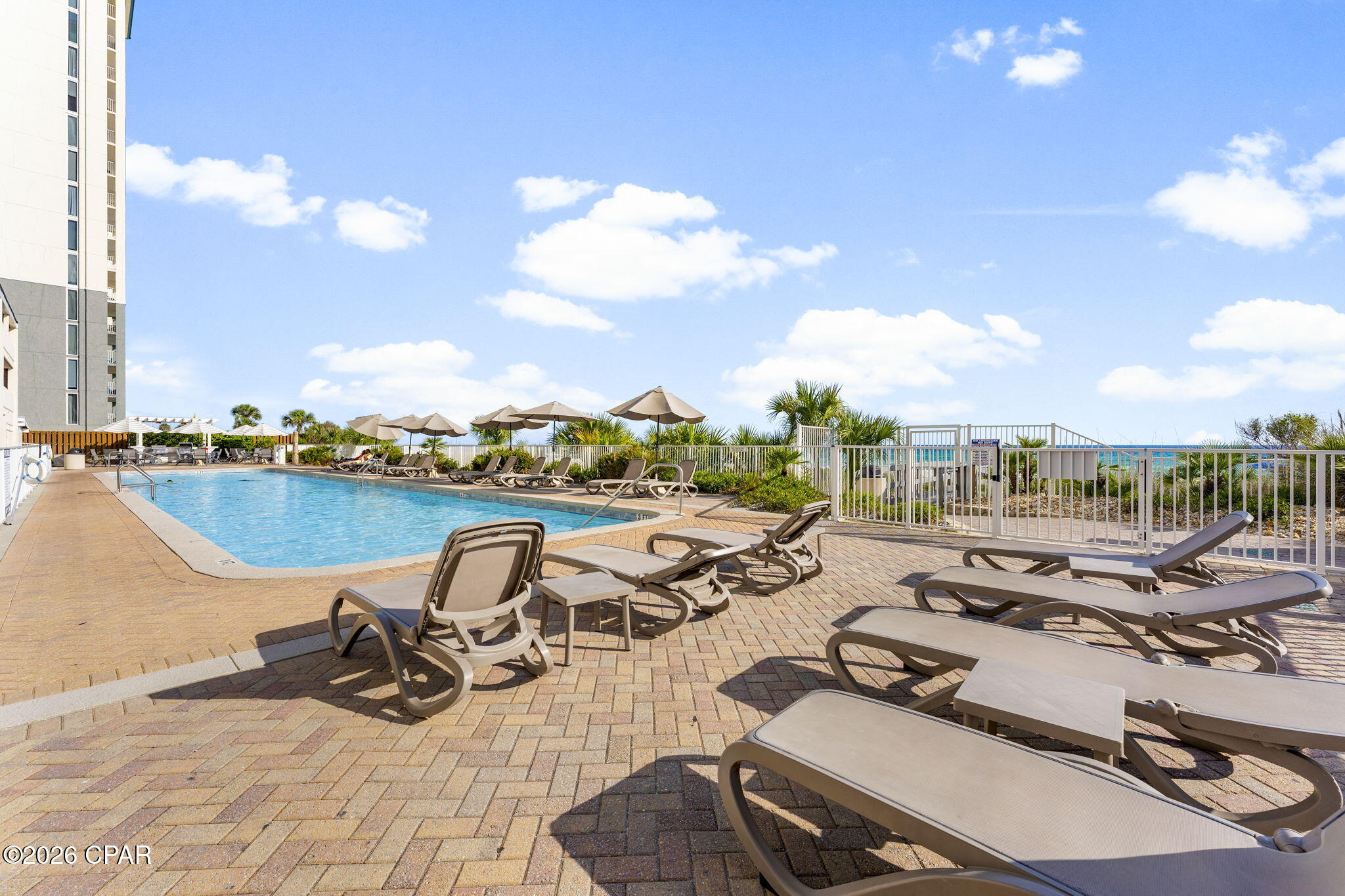 Twin Palms Resort - Residential