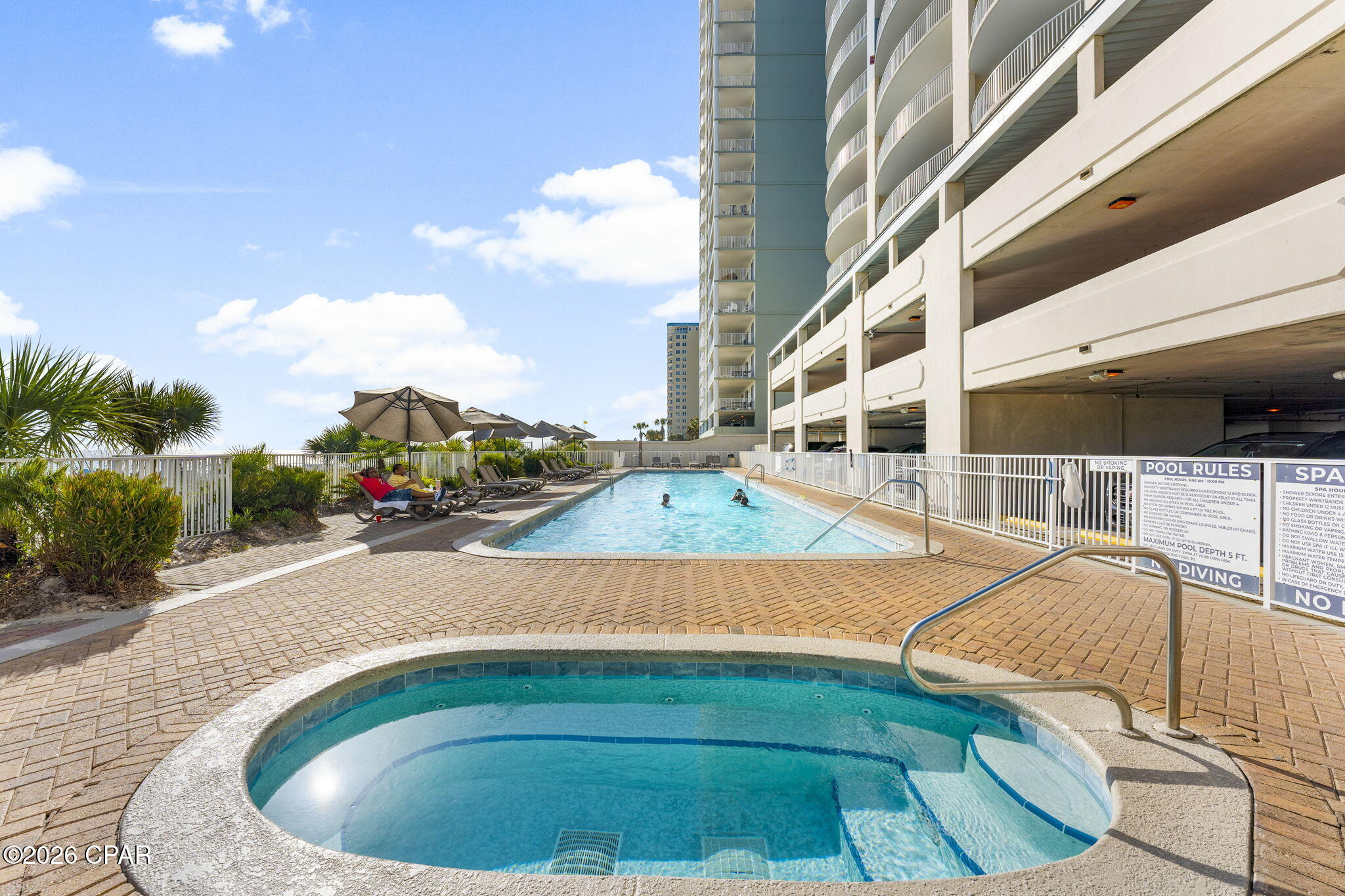 Twin Palms Resort - Residential