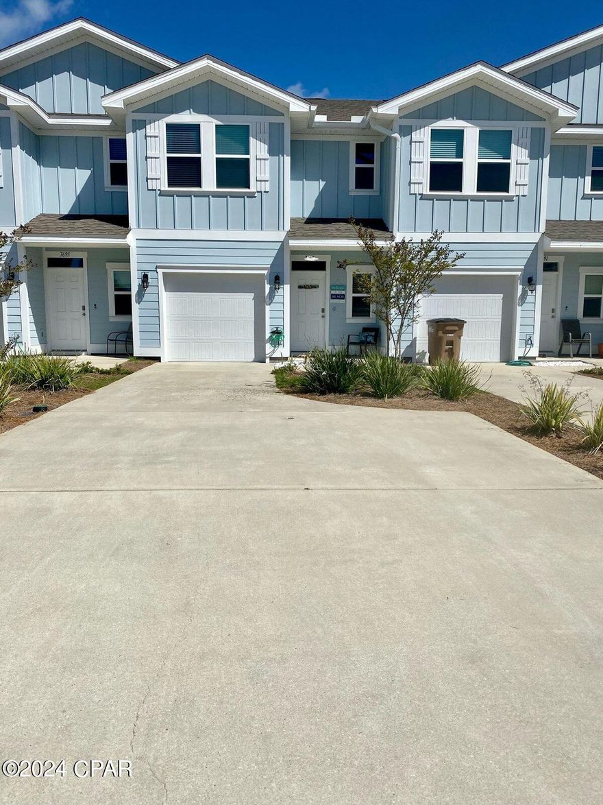 Available Early August for 7-12 month lease Property comes fully furnished featuring 4 Queen beds. Perfect place for snowbirds or traveling nurses! Feautues all amenities of a fully stocked kitchen, smart/DirecTV, 3 car parking, and an awesome pool within walking distance. 1 small dog allowed with non-refundable pet deposit.