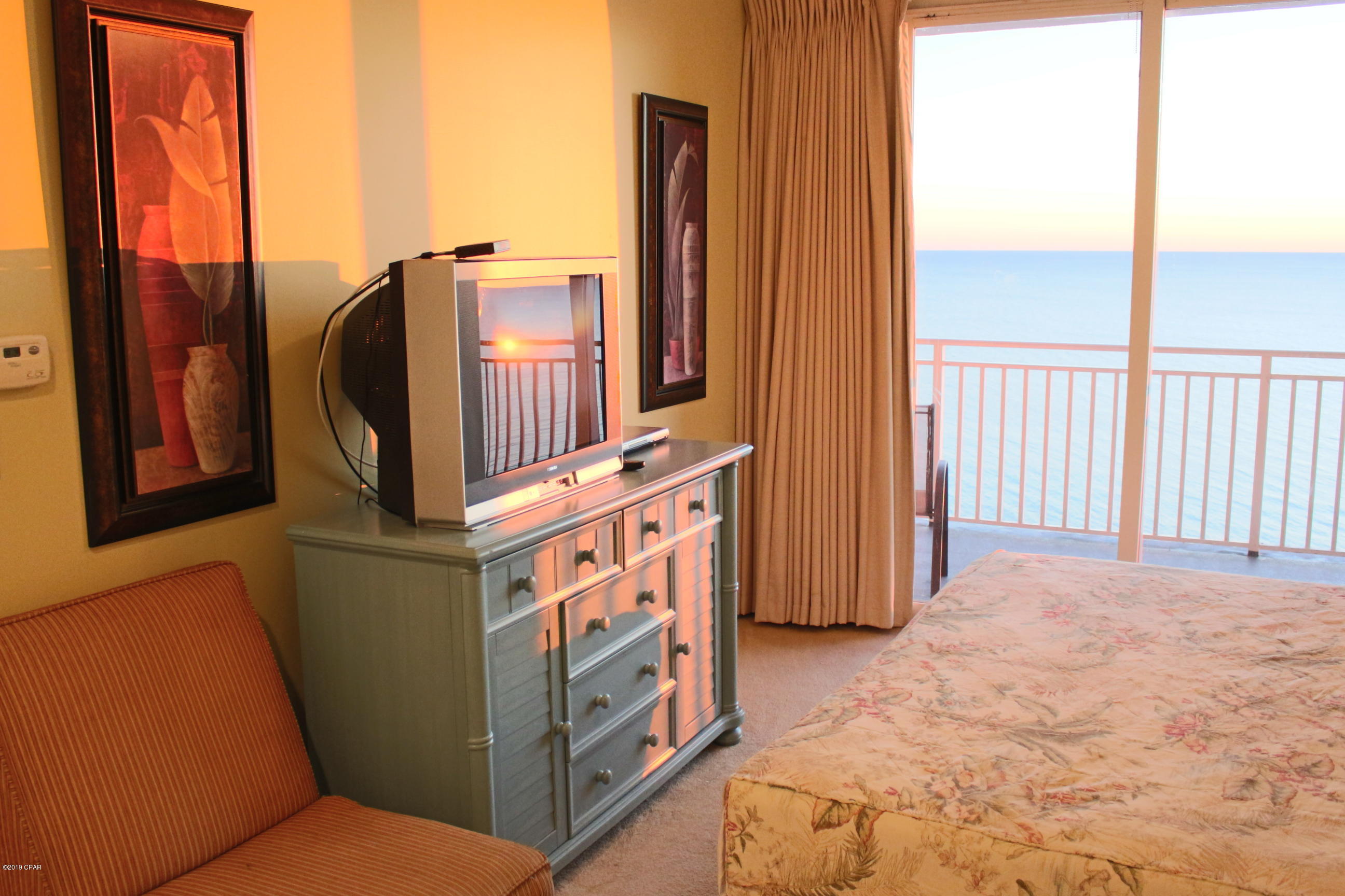 Splash Condo - Residential