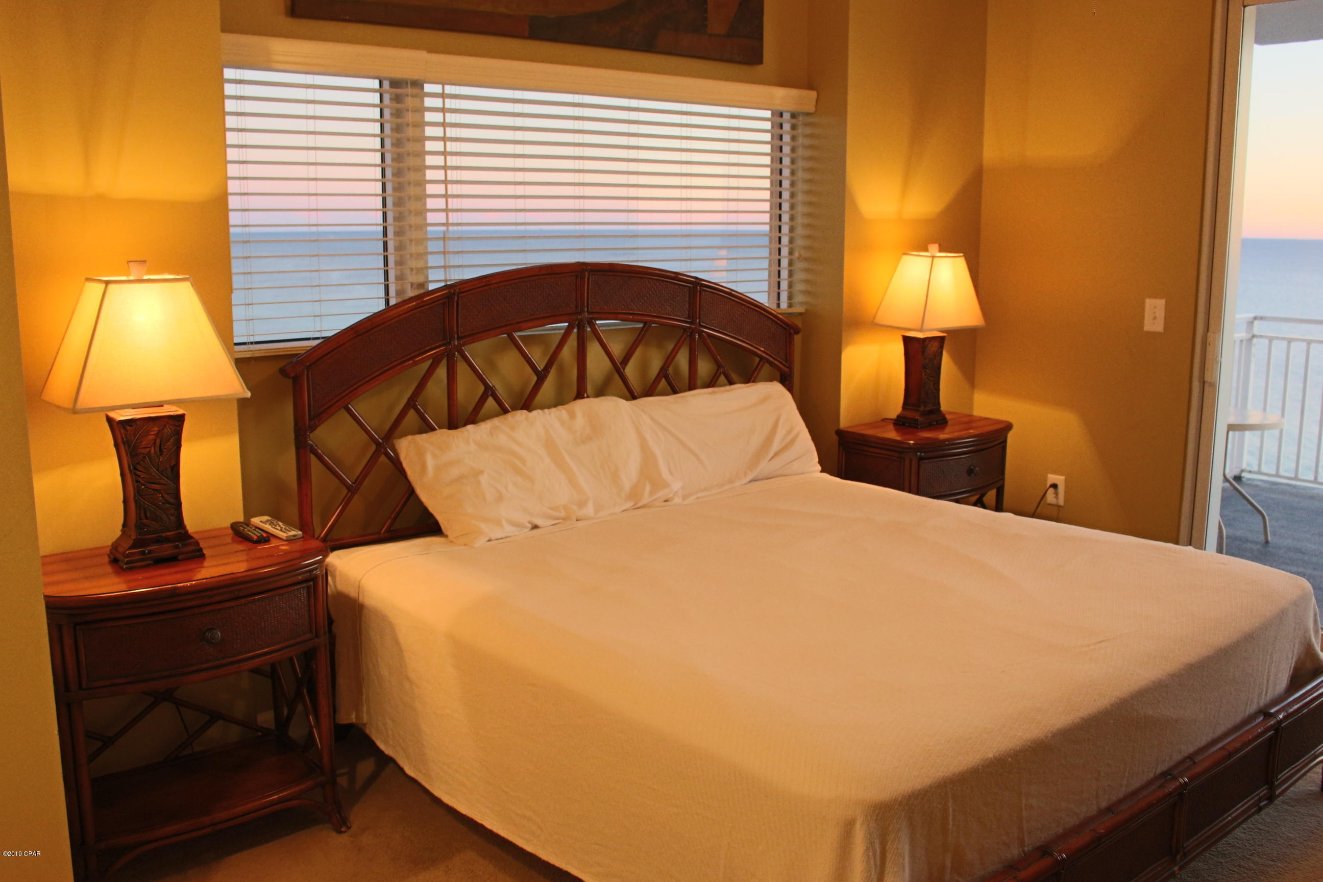 Splash Condo - Residential