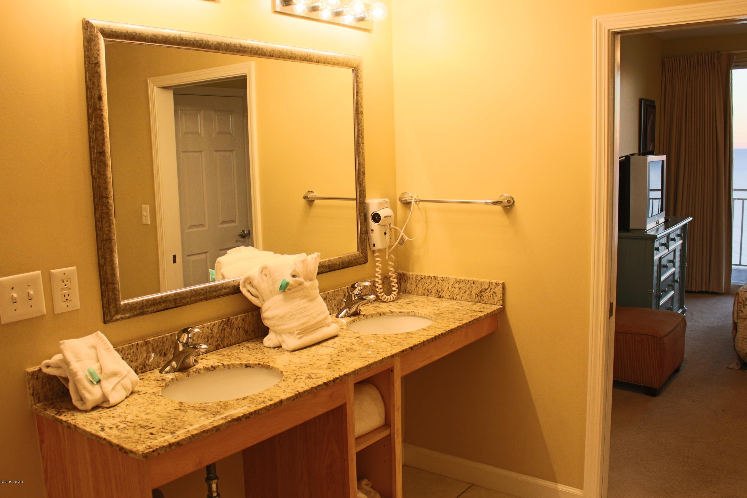 Splash Condo - Residential