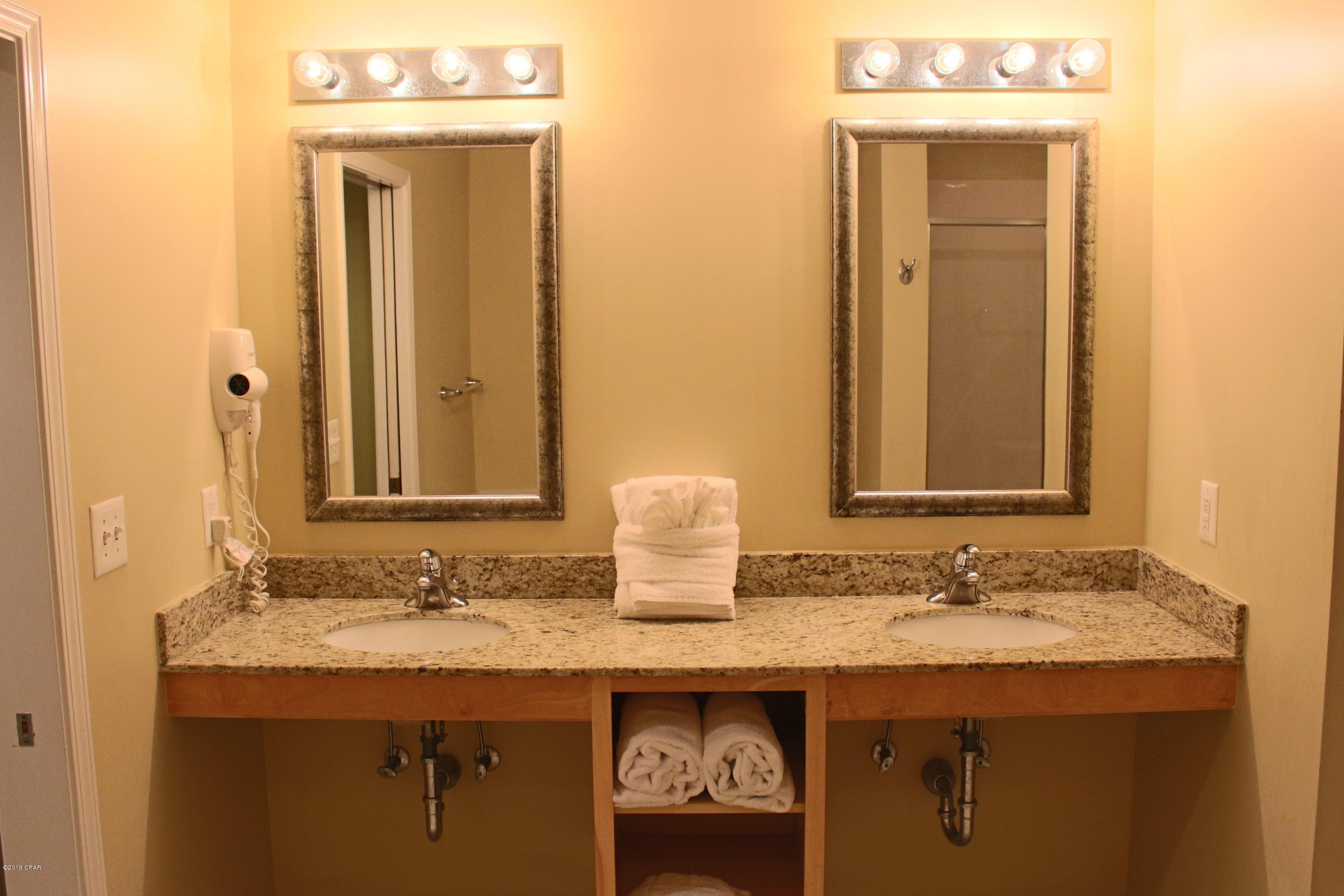 Splash Condo - Residential