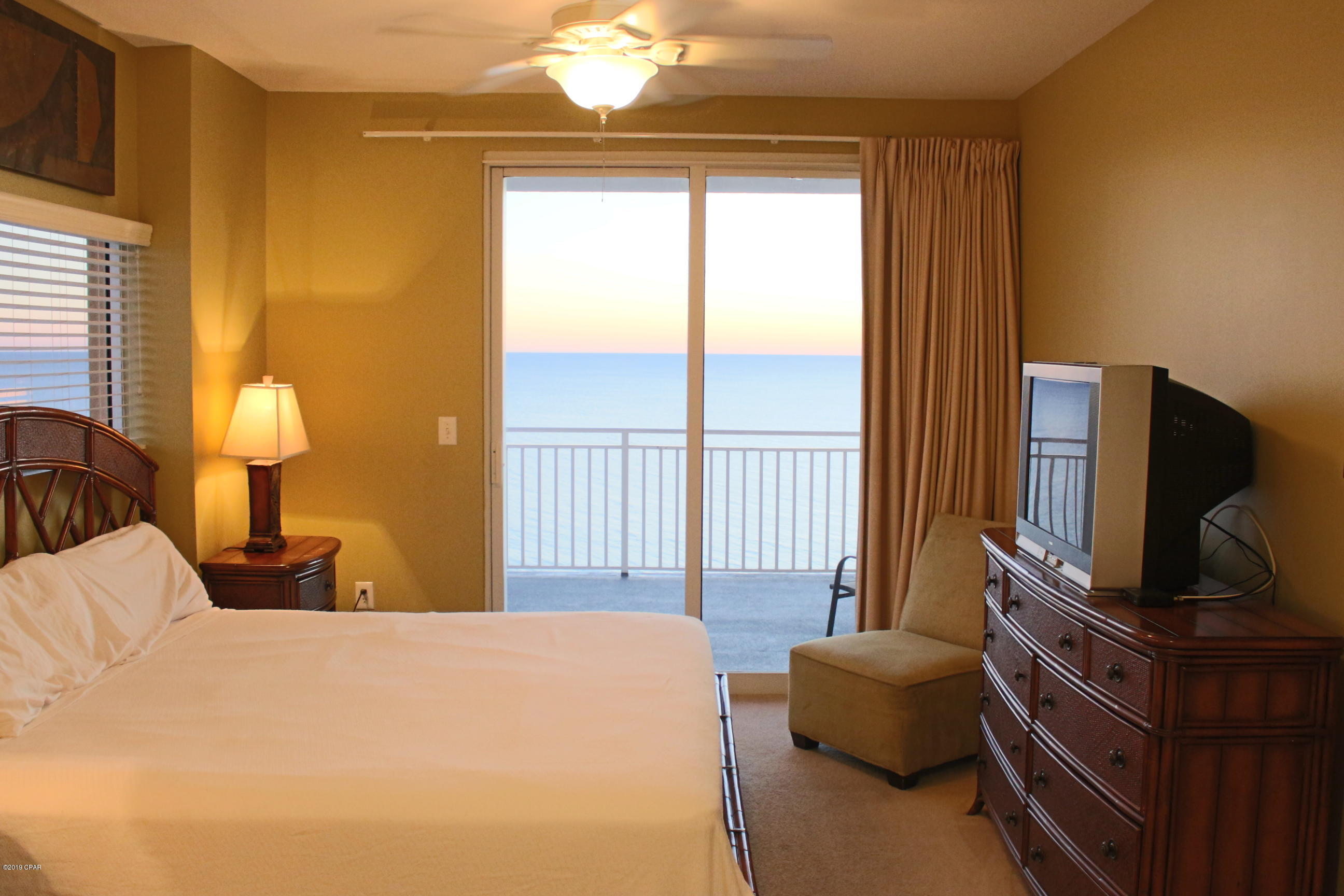 Splash Condo - Residential