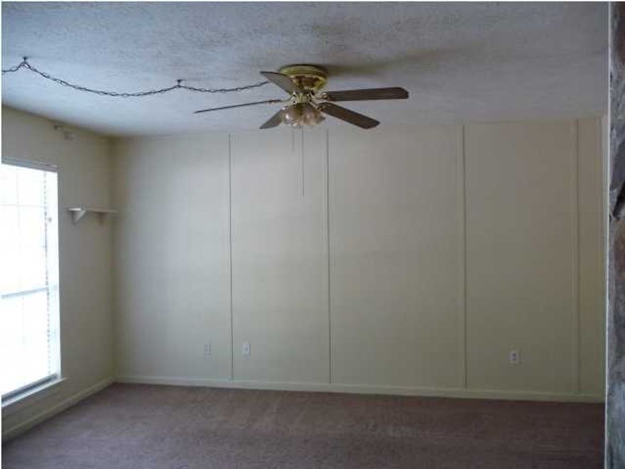 Cute 3bd/1.5ba duplex in St Andrews. Convenient to Panama City, the beach, and colleges.