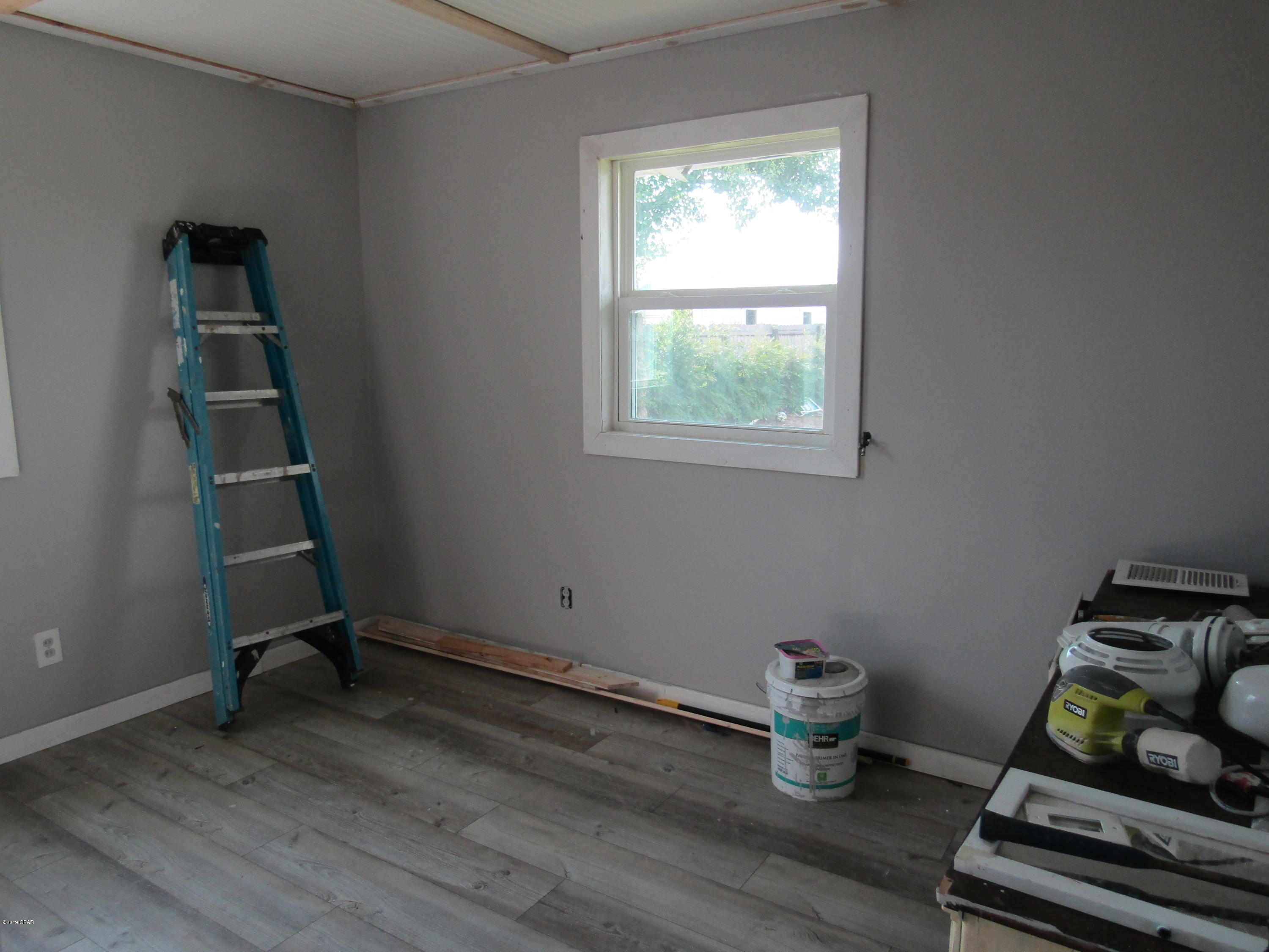 Hentz 1st Add Unit B - Residential