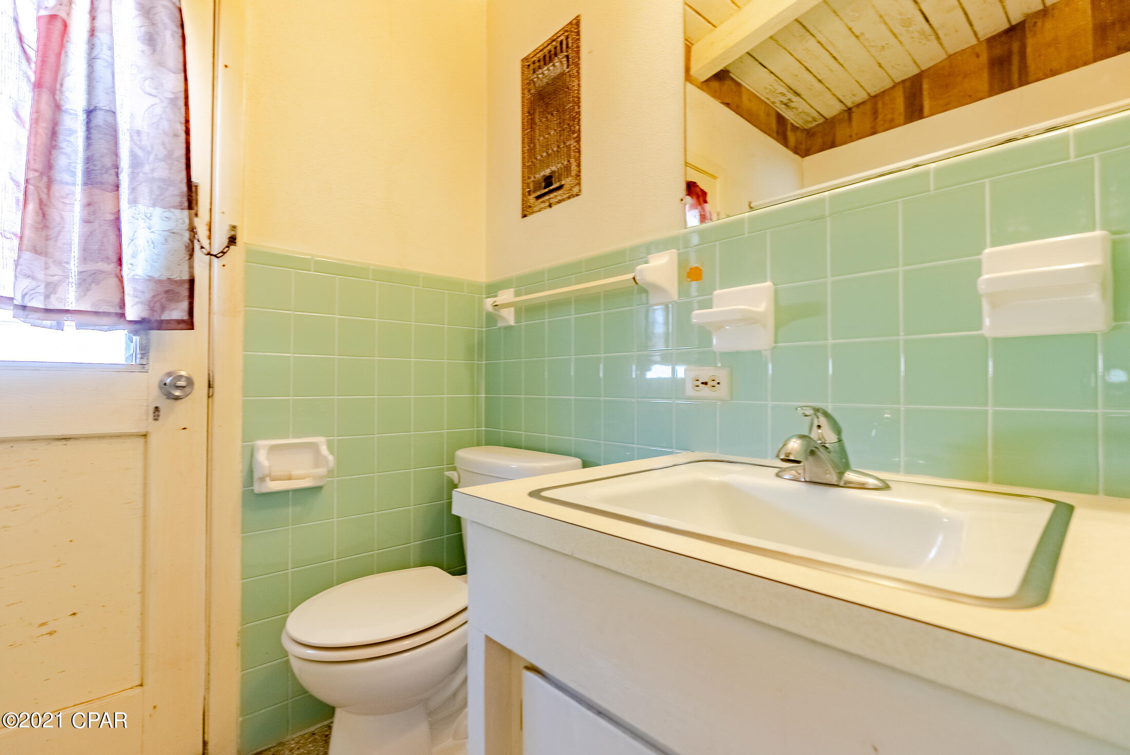 Laguna Beach Estates 7th Add - Residential