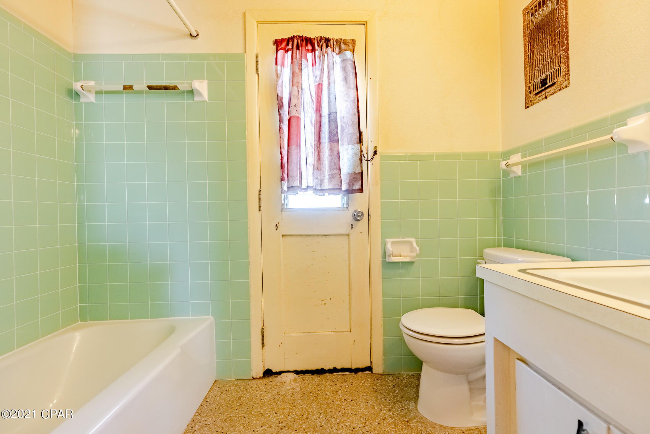 Laguna Beach Estates 7th Add - Residential