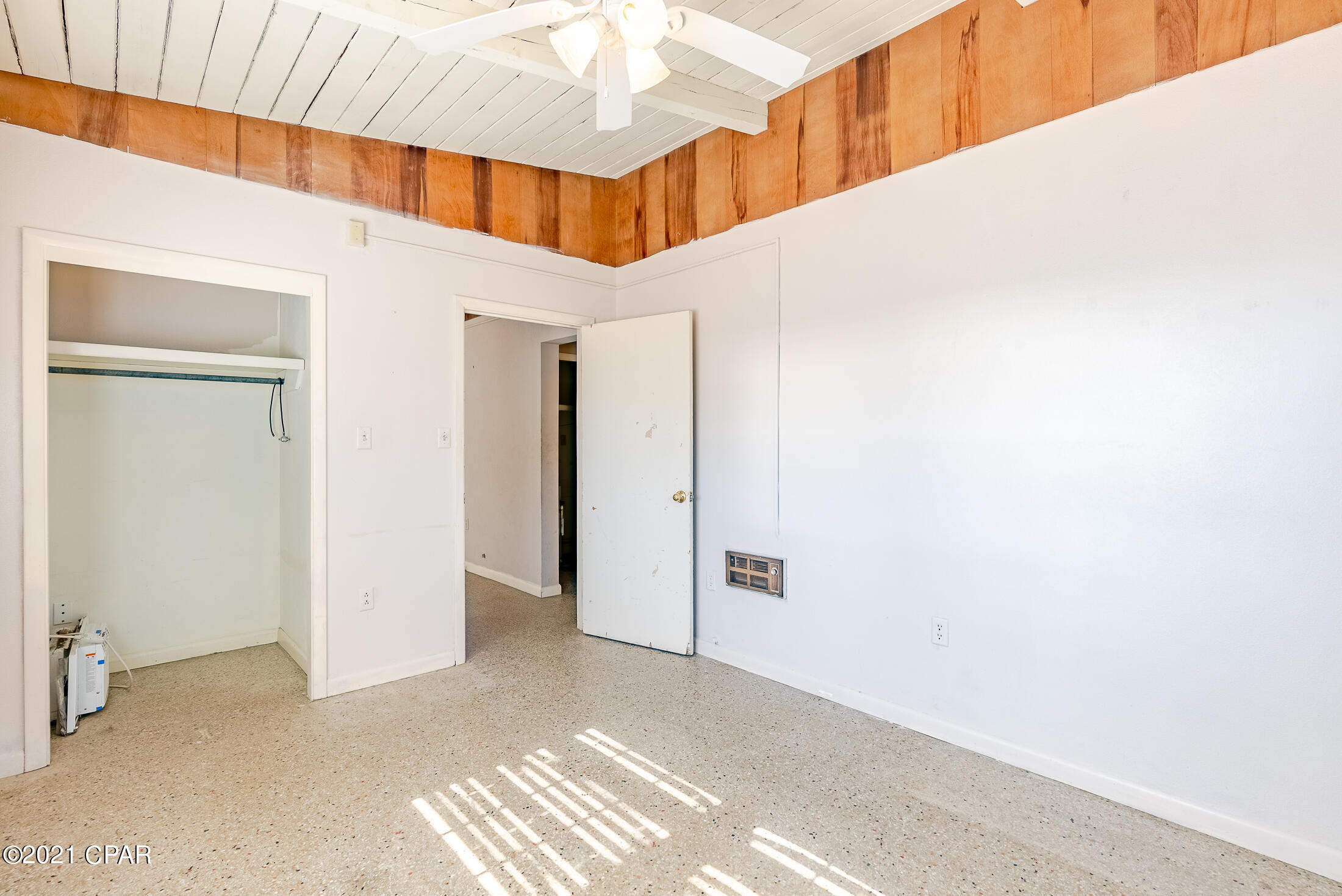 Laguna Beach Estates 7th Add - Residential