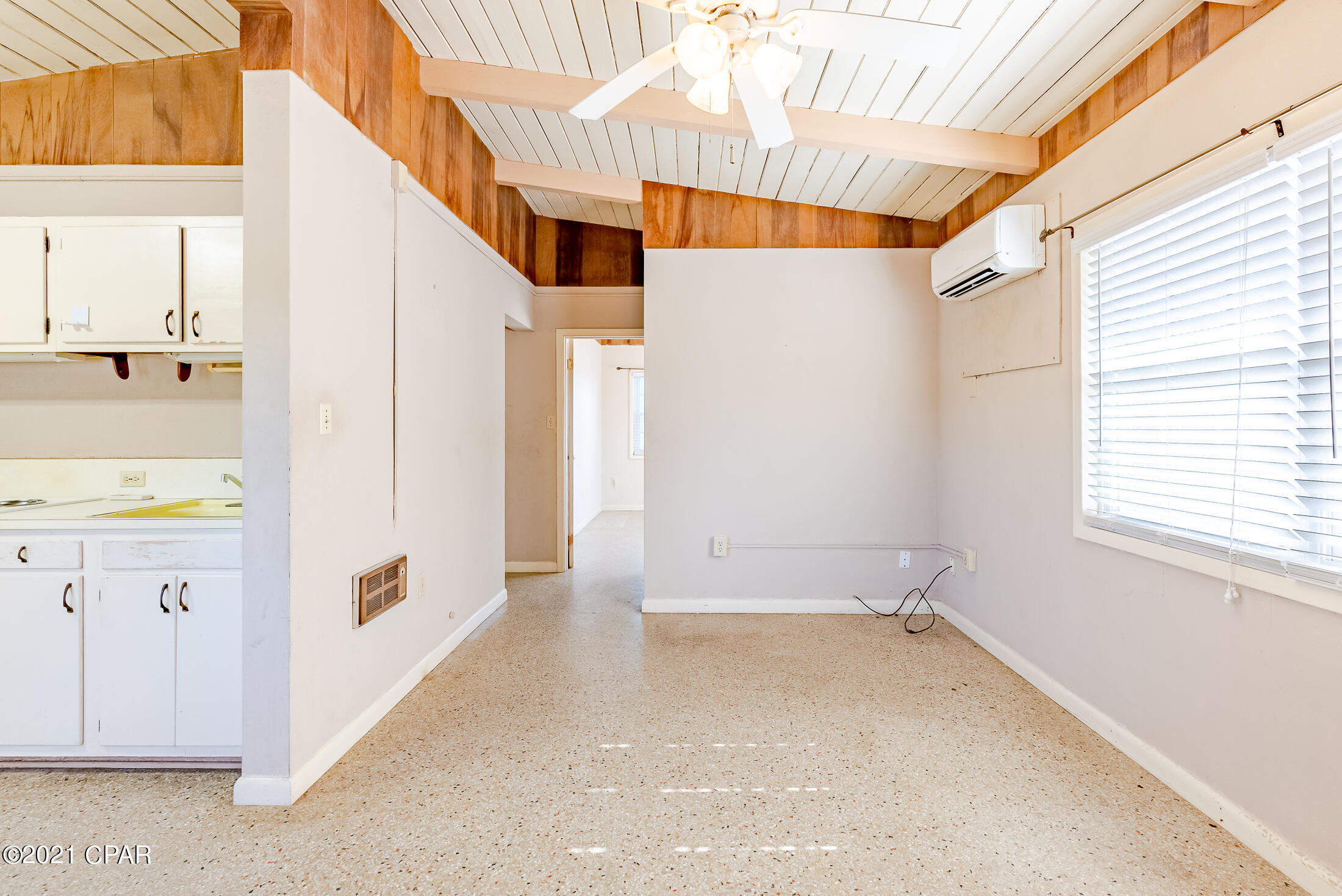 Laguna Beach Estates 7th Add - Residential