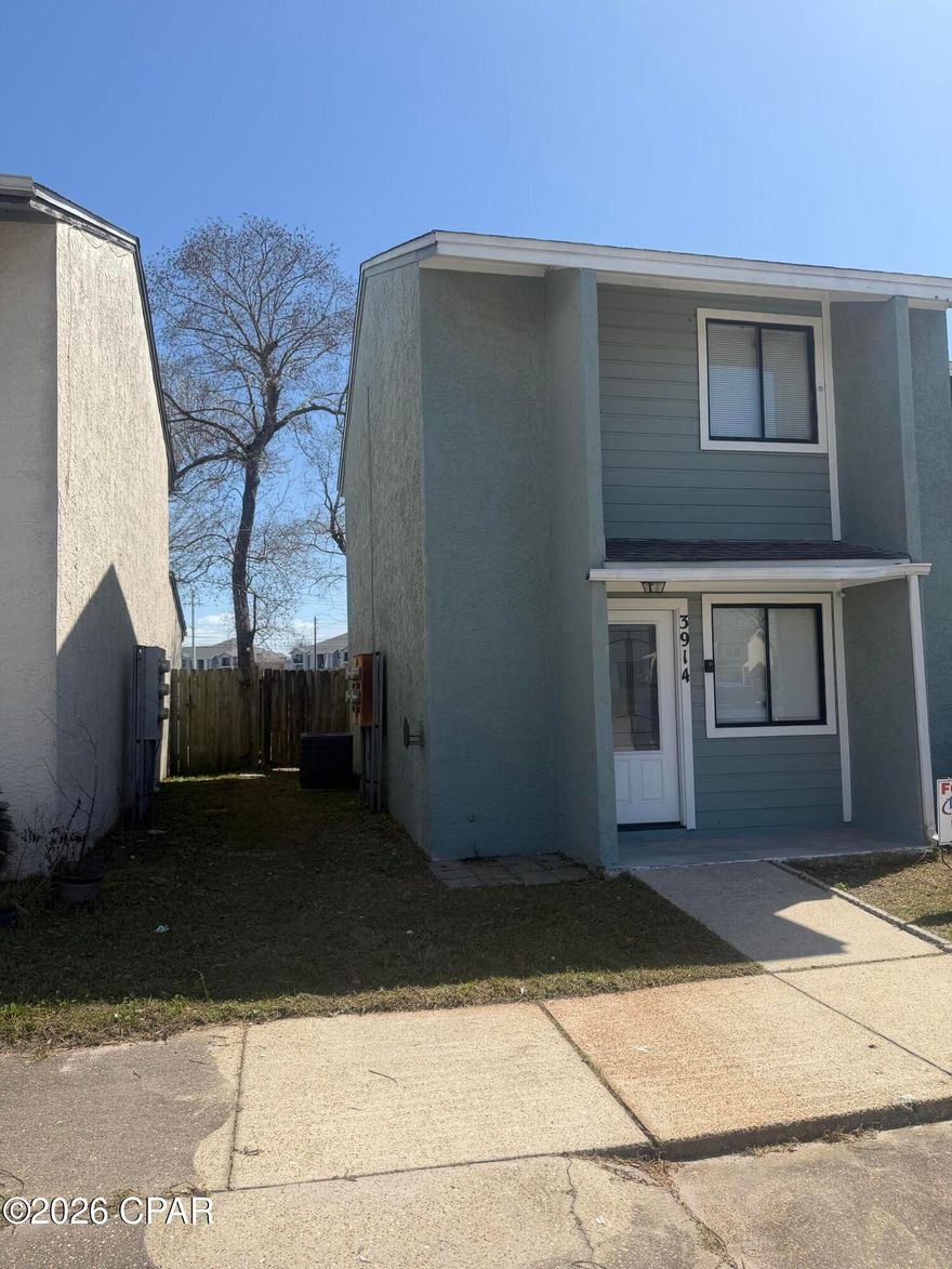 NEWLY RENOVATED PROPERTY. 
DON'T miss this one.
NO HOA FEES, Great investment property or Owner occupied. This is an end unit offering a larger side yard and side access to the back yard. This Townhome offers 2 nice size bedrooms on the 2nd floor as well as a full bath. The first floor offers Livingroom /dining as well as a half bath. Kitchen with breakfast bar. Sliding doors from the dining area access the covered back porch, laundry room and fenced back yard. Call today to schedule an appointment.