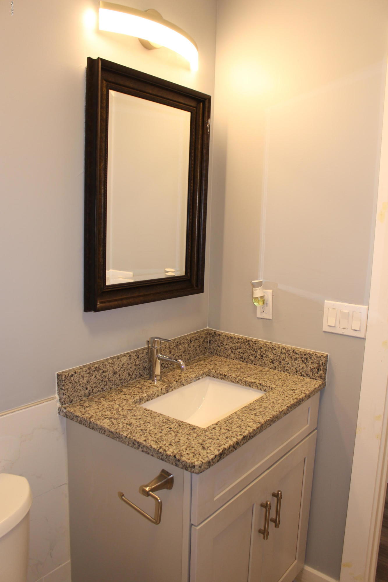 Shadow Bay Unit 1 - Residential Lease