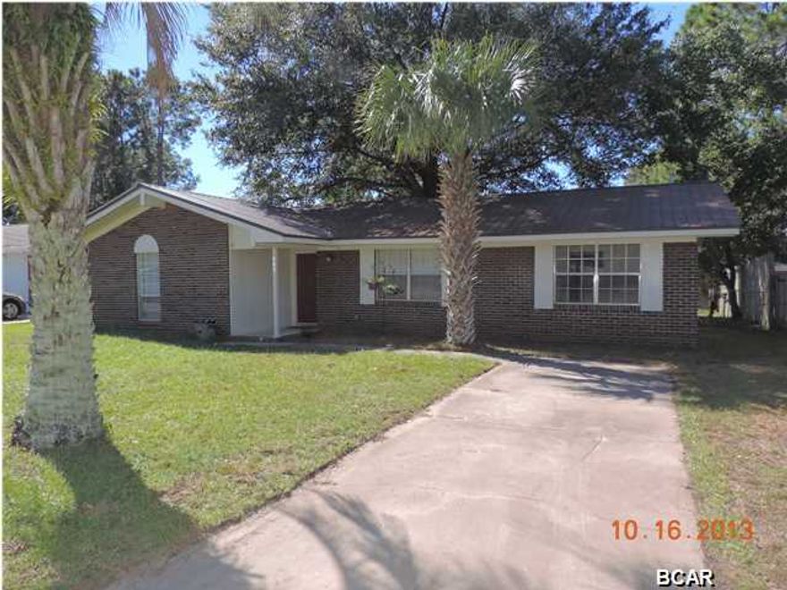 Great Starter home all Freshly painted throughout! Move in ready 3 bedroom, 2 full bath home. This floor plan makes the home seem larger than it is. Separate living room and Formal dinning room, you could use as an office. Kitchen is open to a very large eat in space that can also double as a second living space. Kitchen has a breakfast bar, dishwasher, and comes with the refrigerator. Backyard is large and has an upgraded 8' privacy fence a wonderful screened in patio very nice on hot days and keeps bug to a minimum. This home is low maintenance with a brick exterior and metal roof. Bring your furniture and move right in! Call today for an appointment this home will not last. All sizes and square feet are approximate if important please verify.