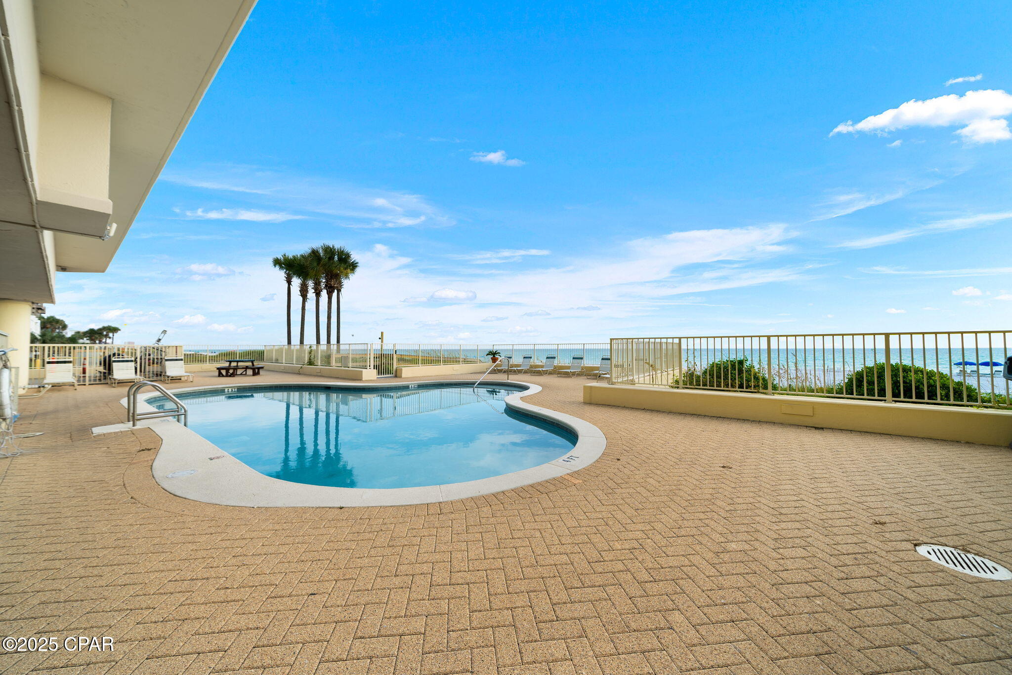 Grande Surf Club Condo - Residential