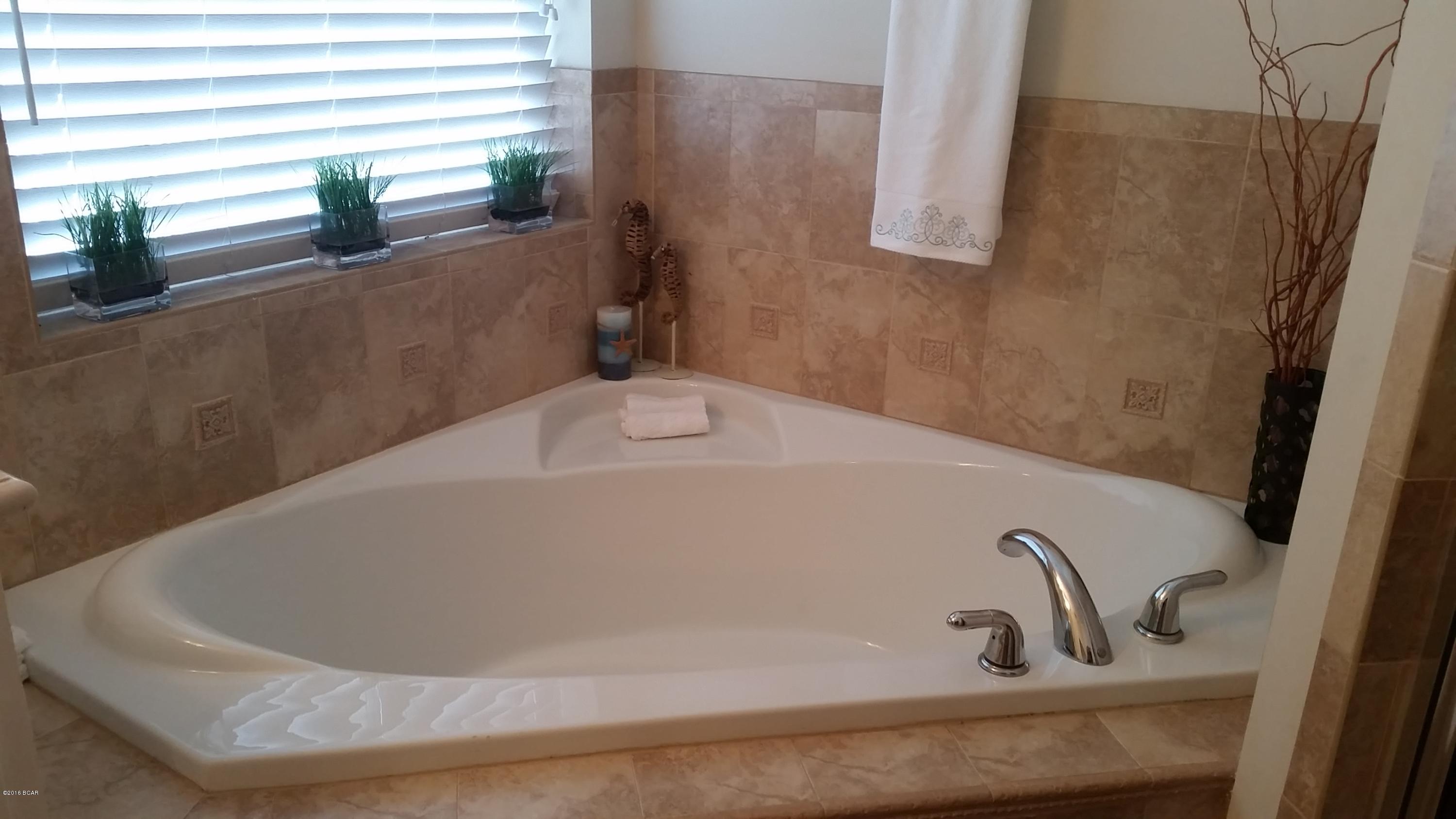 Tierra Verde Phase II - Residential Lease