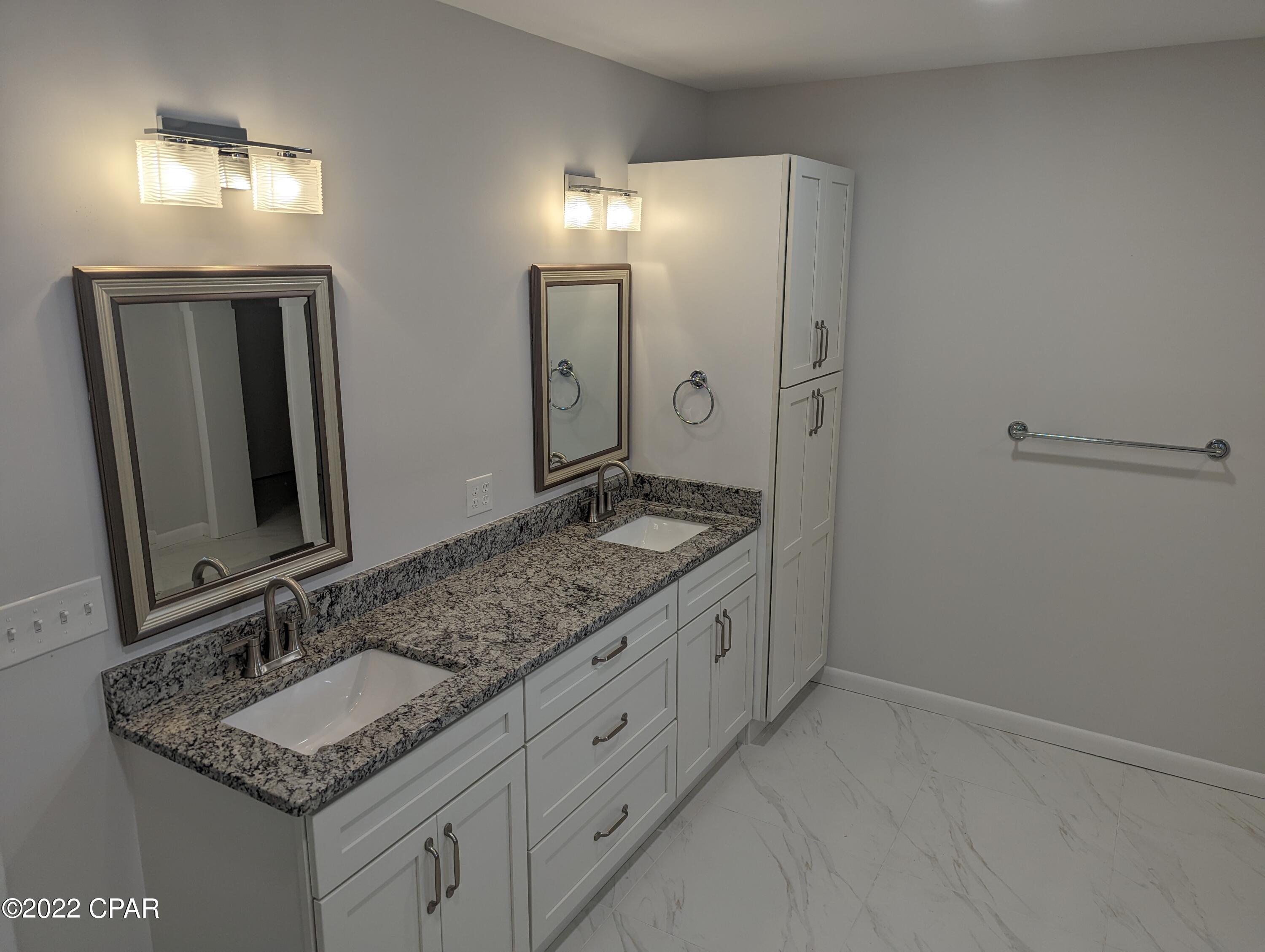 Cove Condominium Ph 2 - Residential