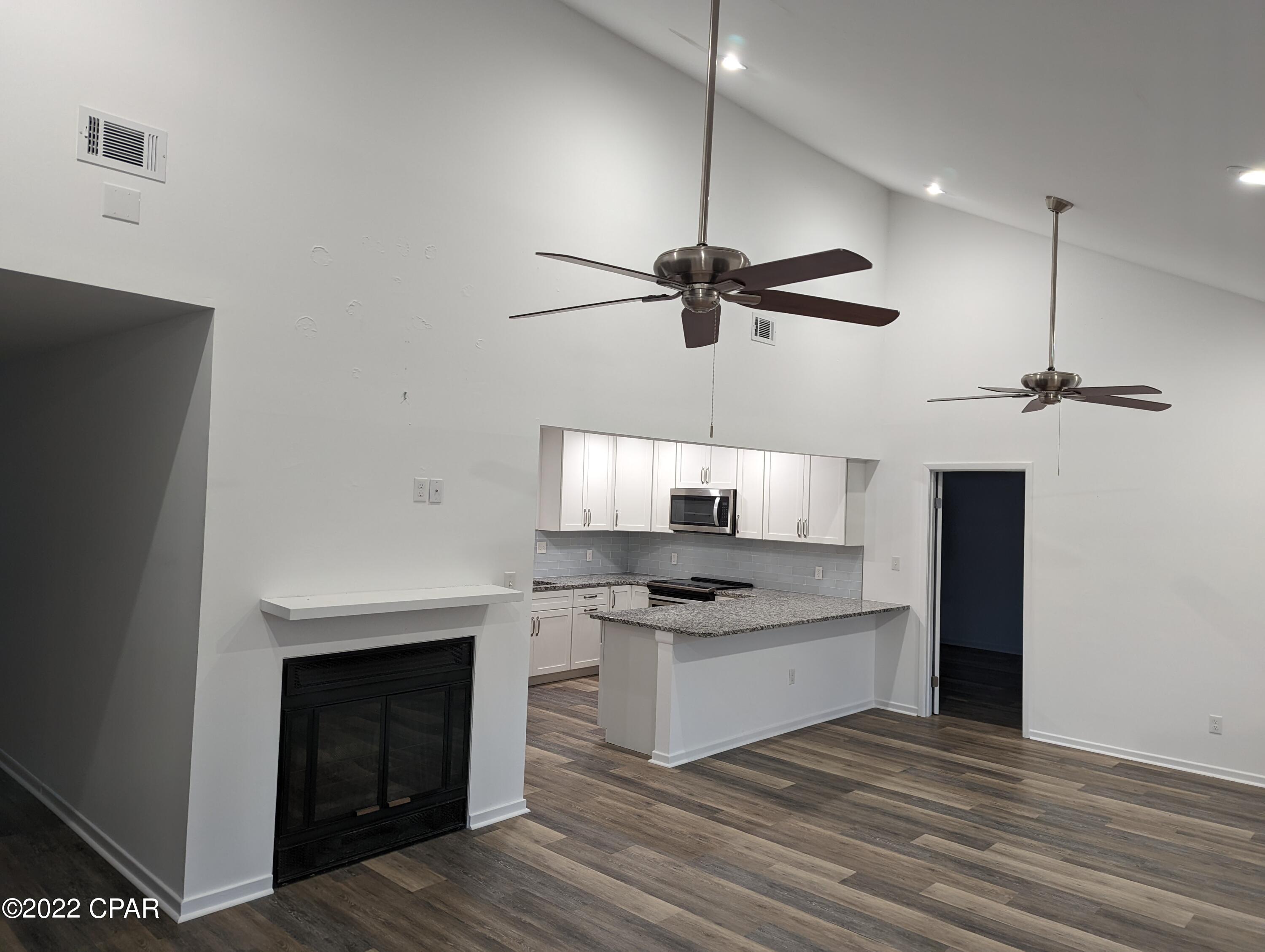 Cove Condominium Ph 2 - Residential