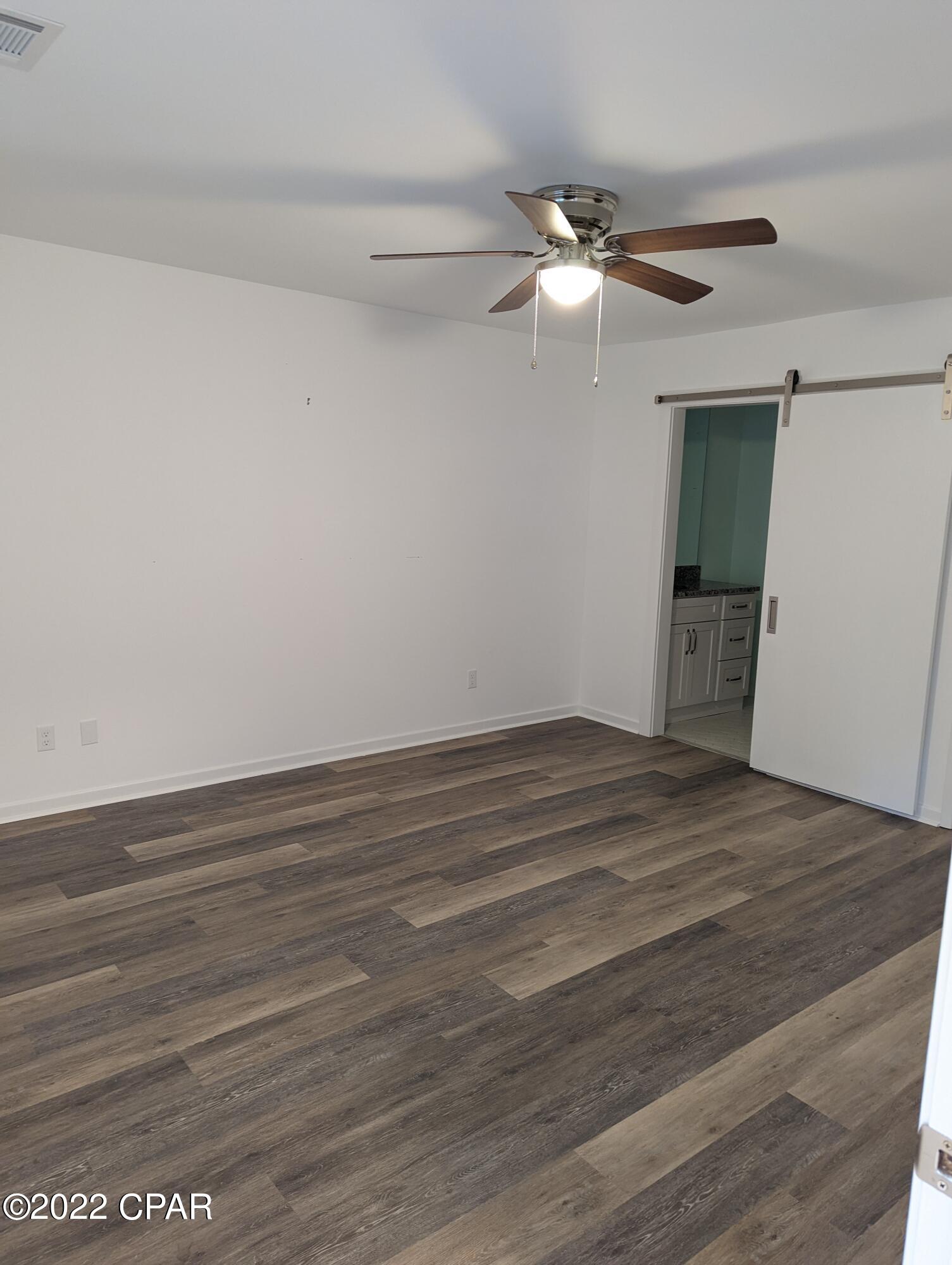 Cove Condominium Ph 2 - Residential