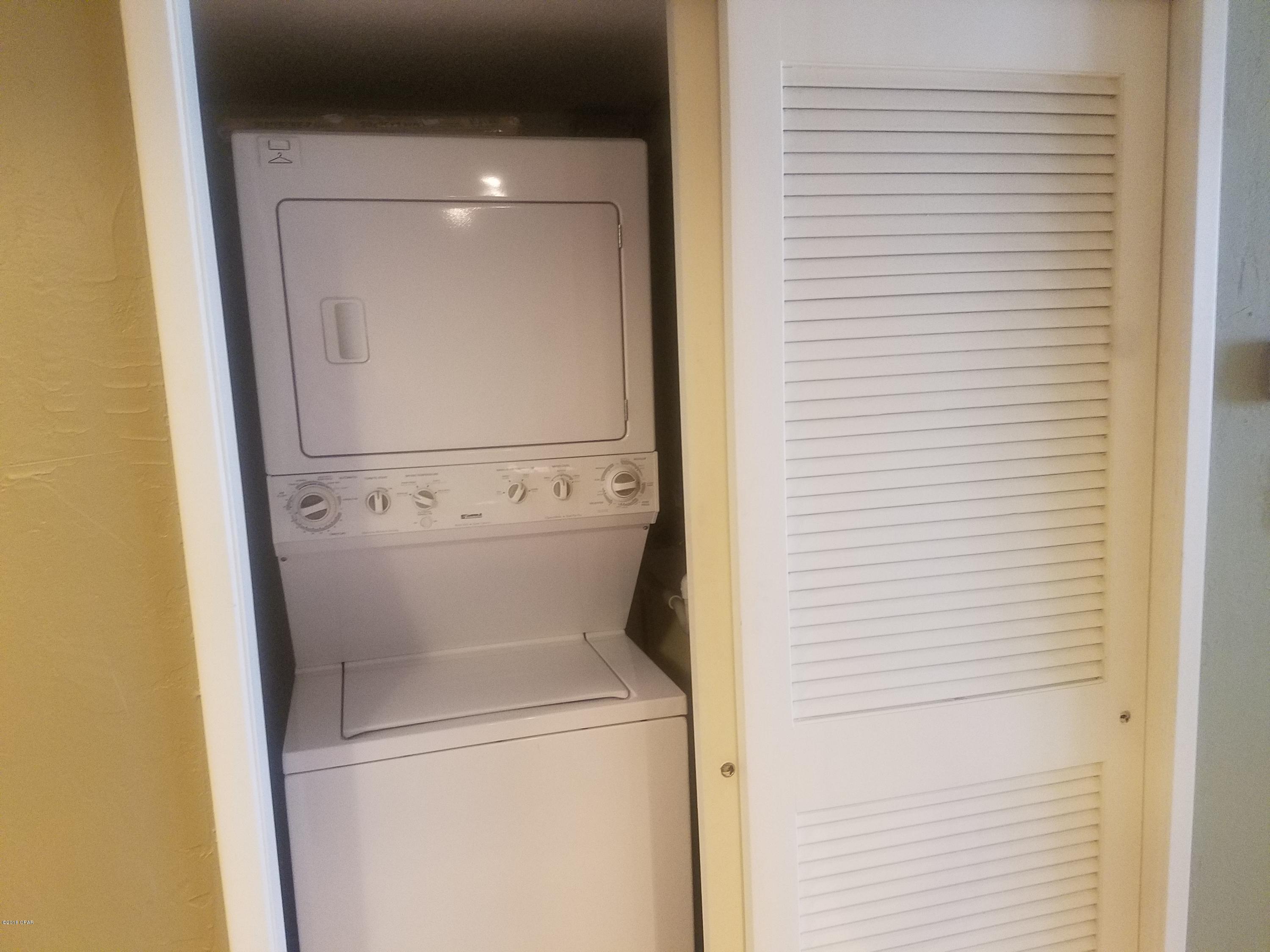 Lagoon Towers Phase I - Residential