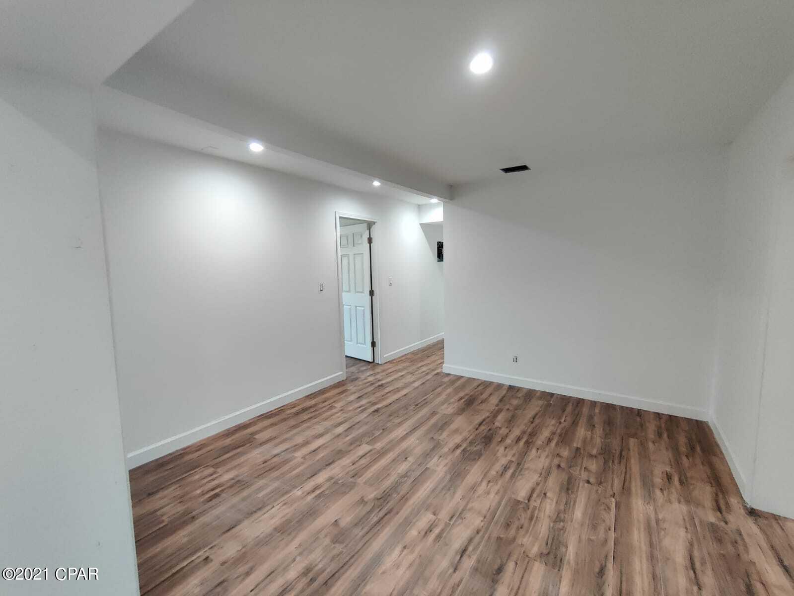 [No Recorded Subdiv] - Residential Lease