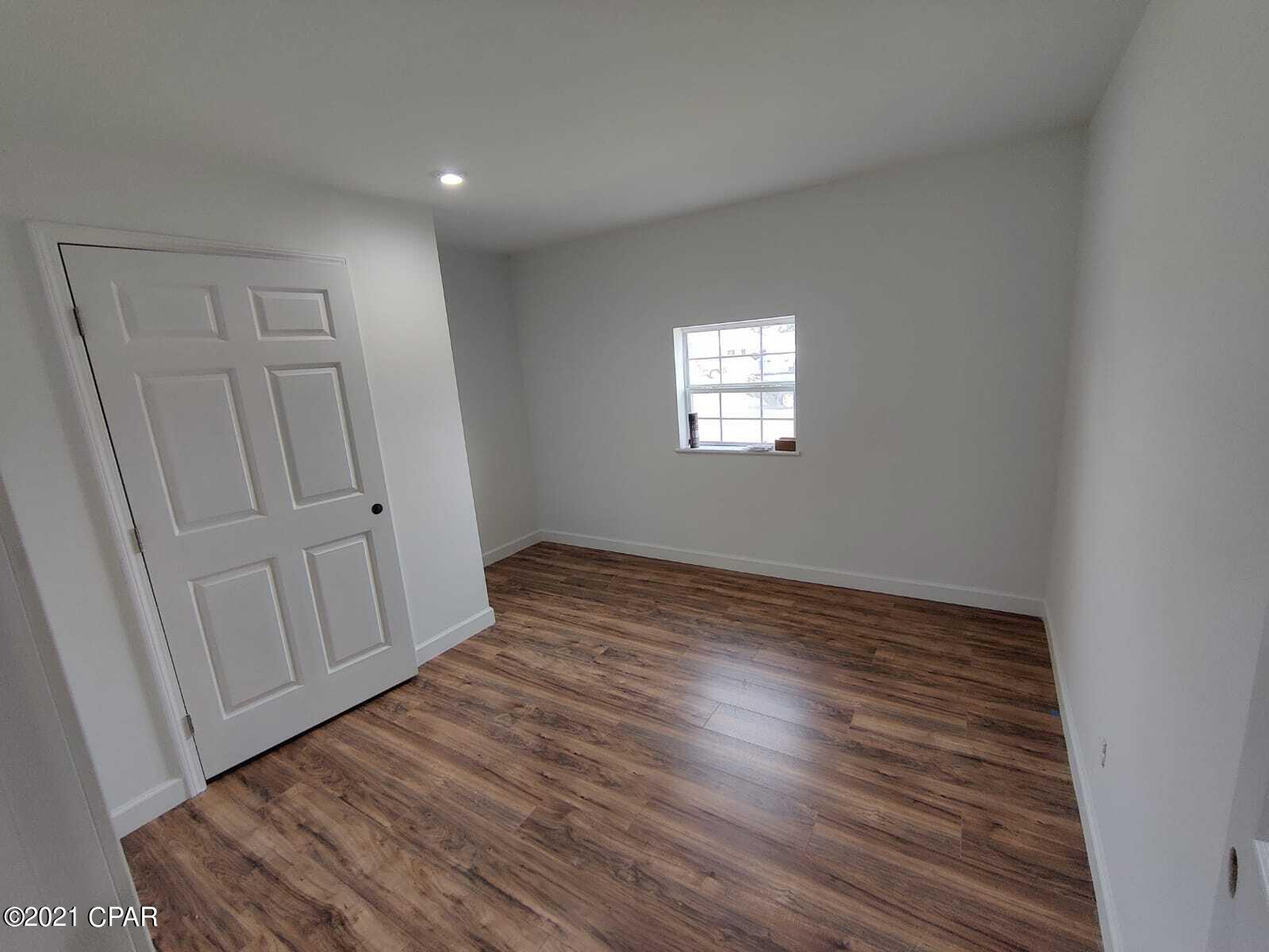 [No Recorded Subdiv] - Residential Lease