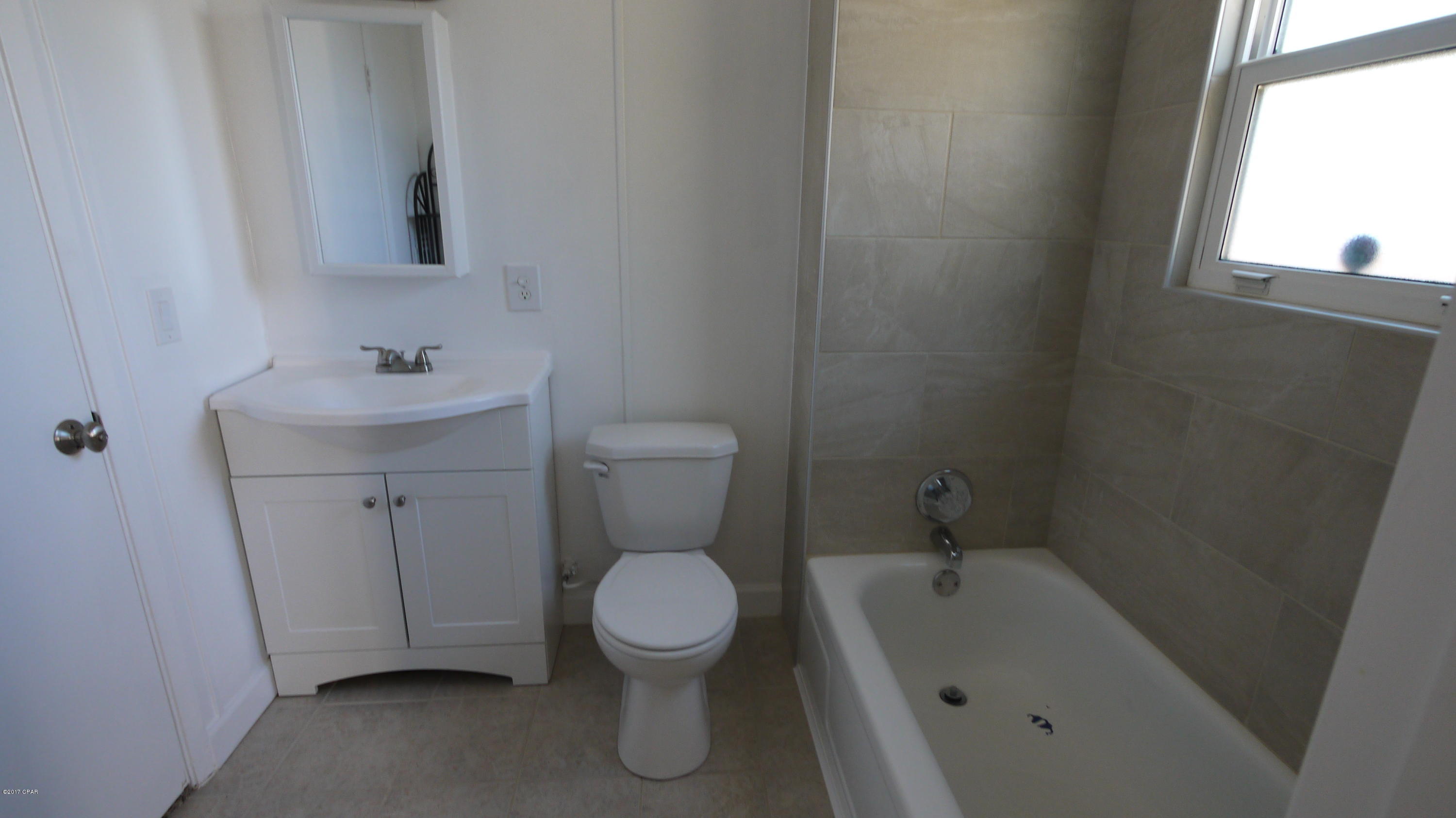 Silver Sands Unit 1 - Residential Lease