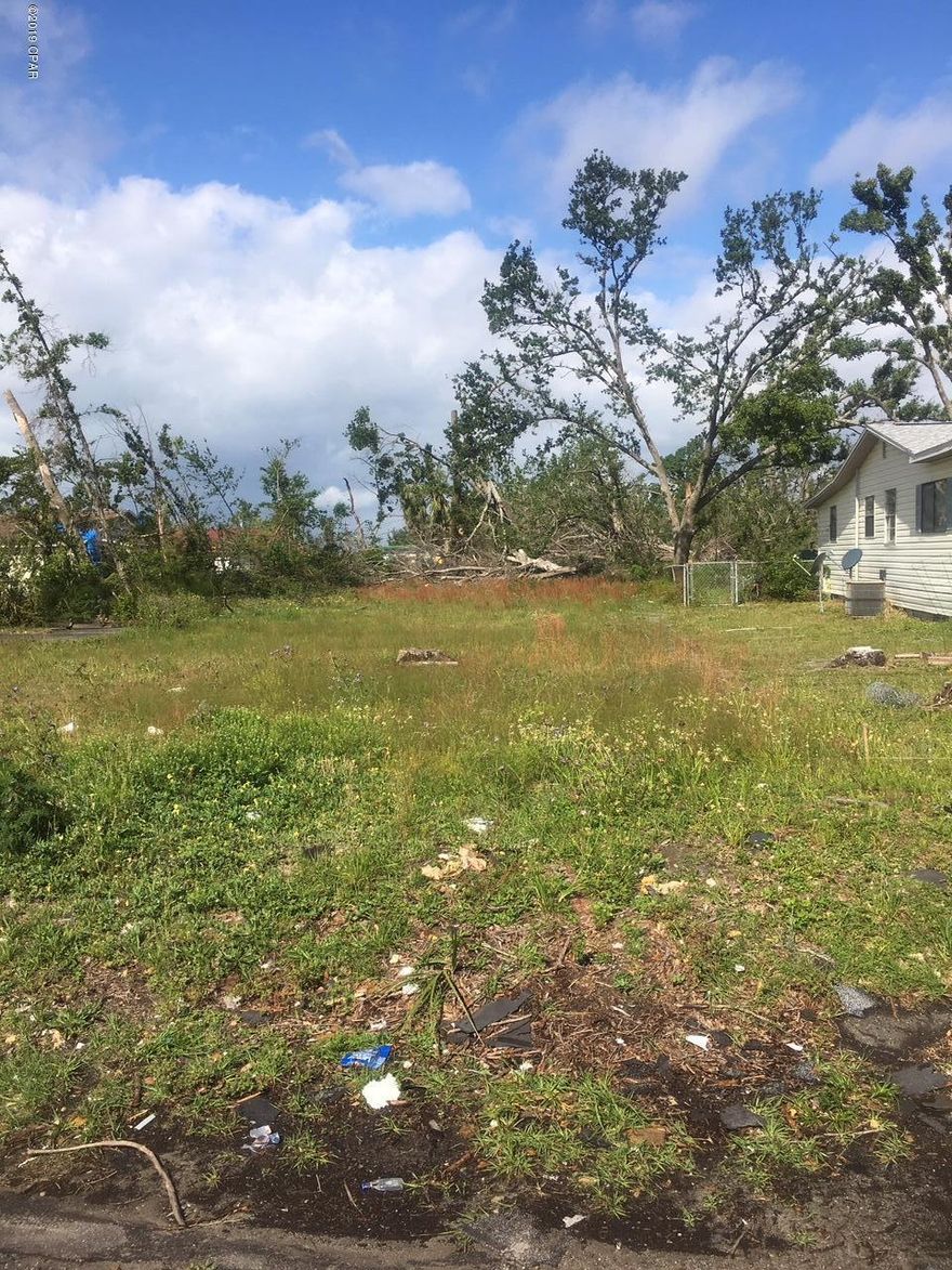 This is a good size lot just North of 5th street(Business 98) on Center Ave.  The lot is basically cleared with some trees down on west end of the lot.