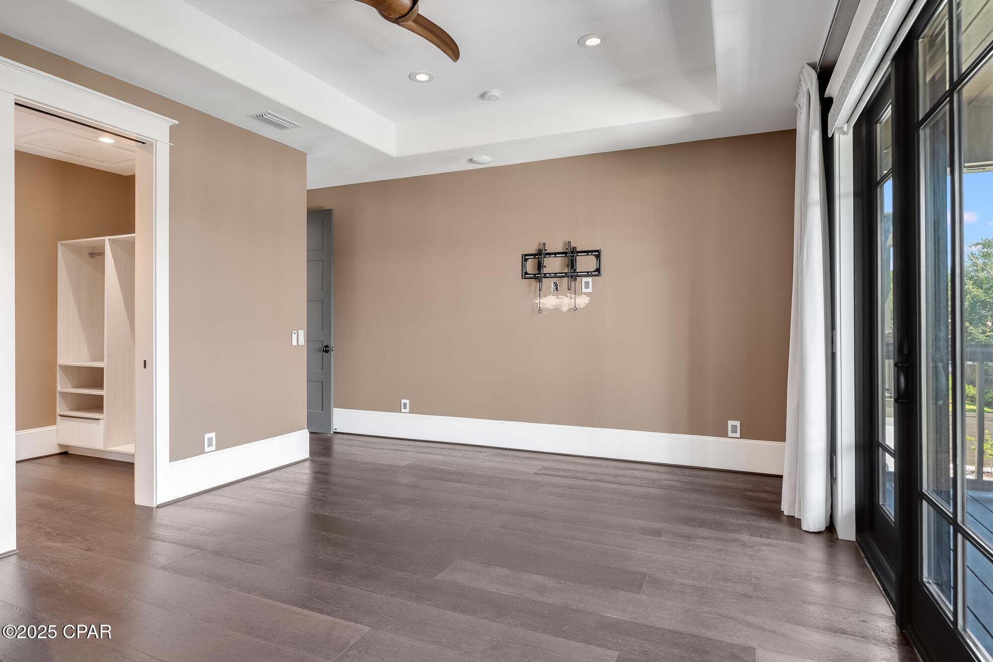 Lake Merial - Residential