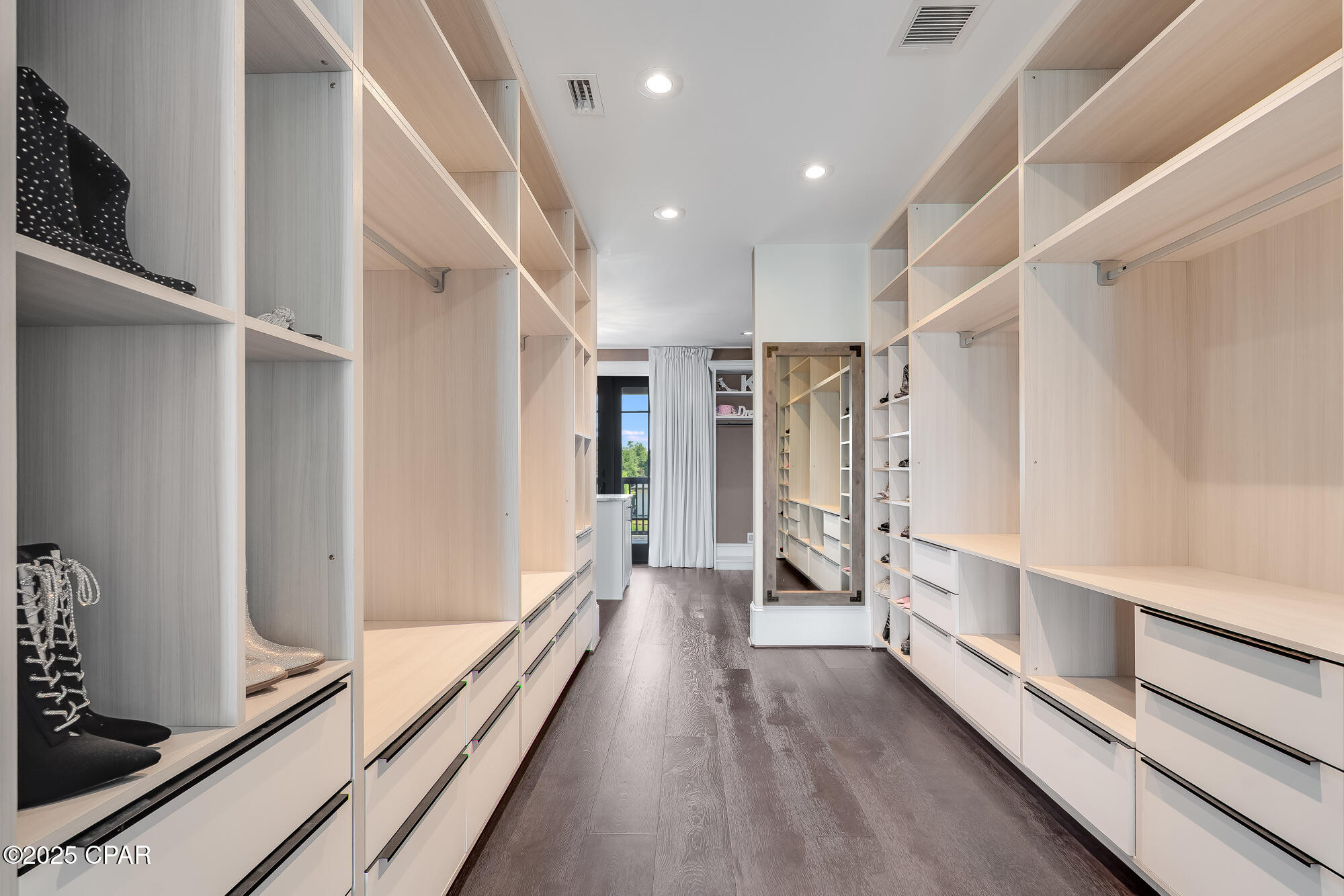 Lake Merial - Residential