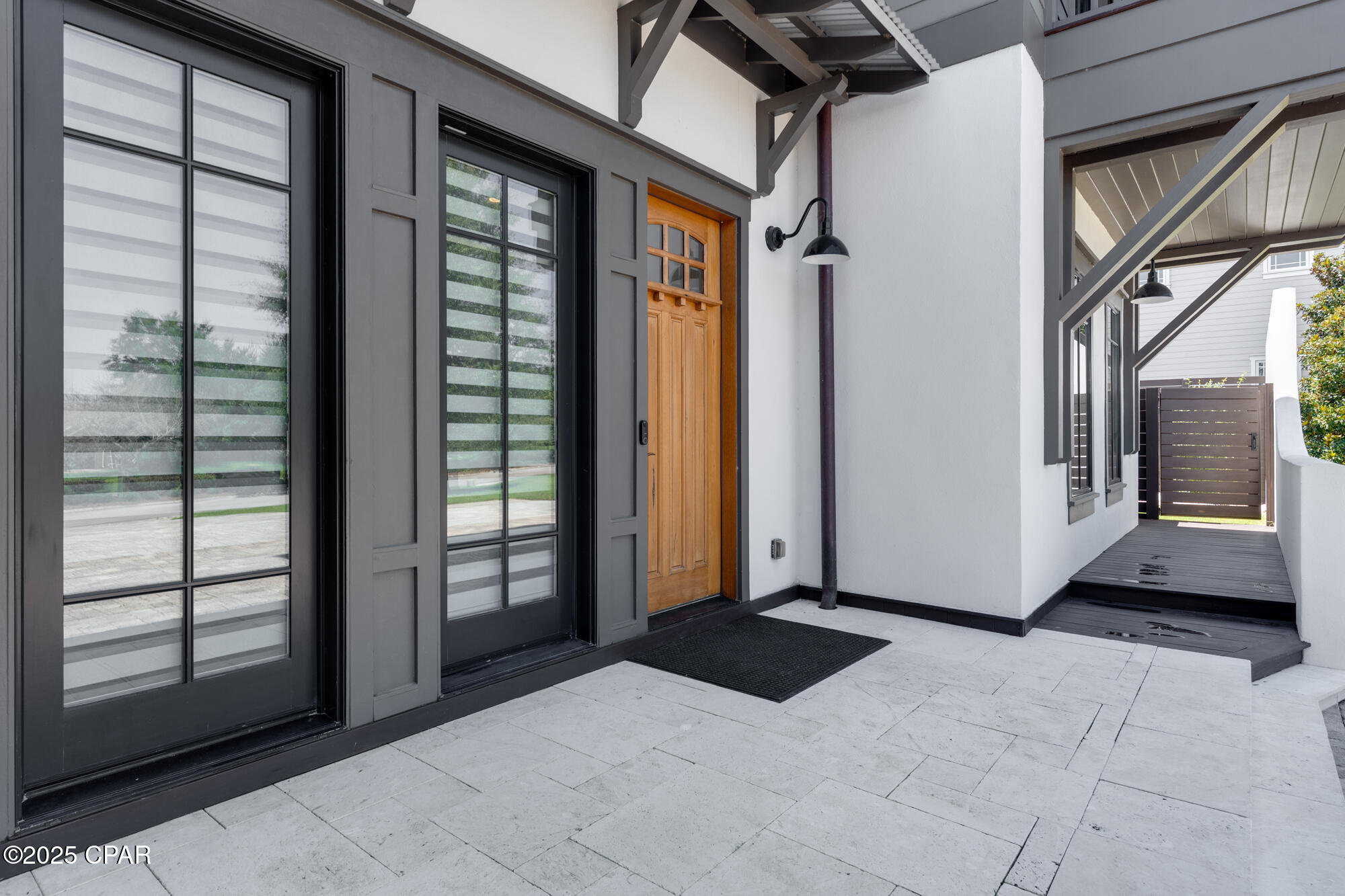 Lake Merial - Residential