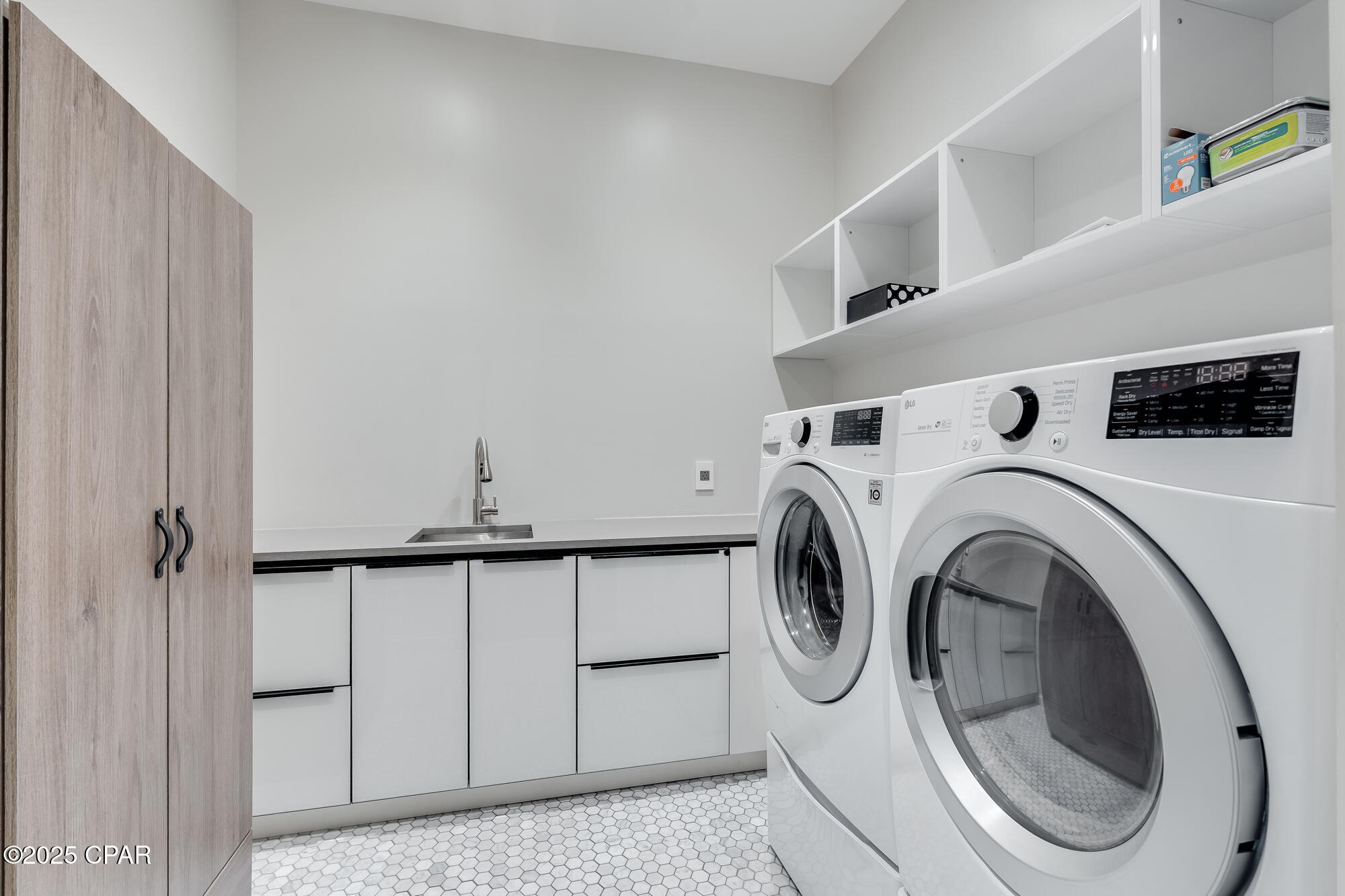 Lake Merial - Residential