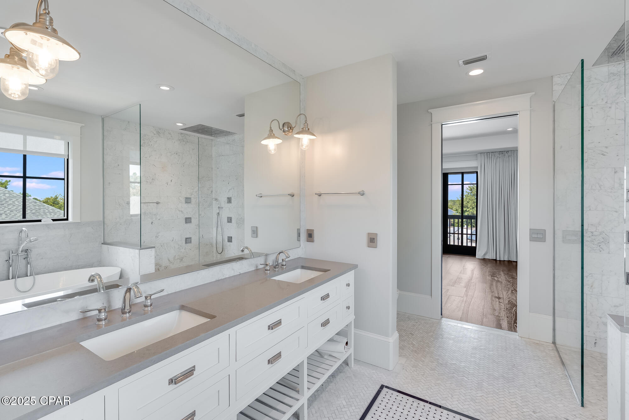 Lake Merial - Residential