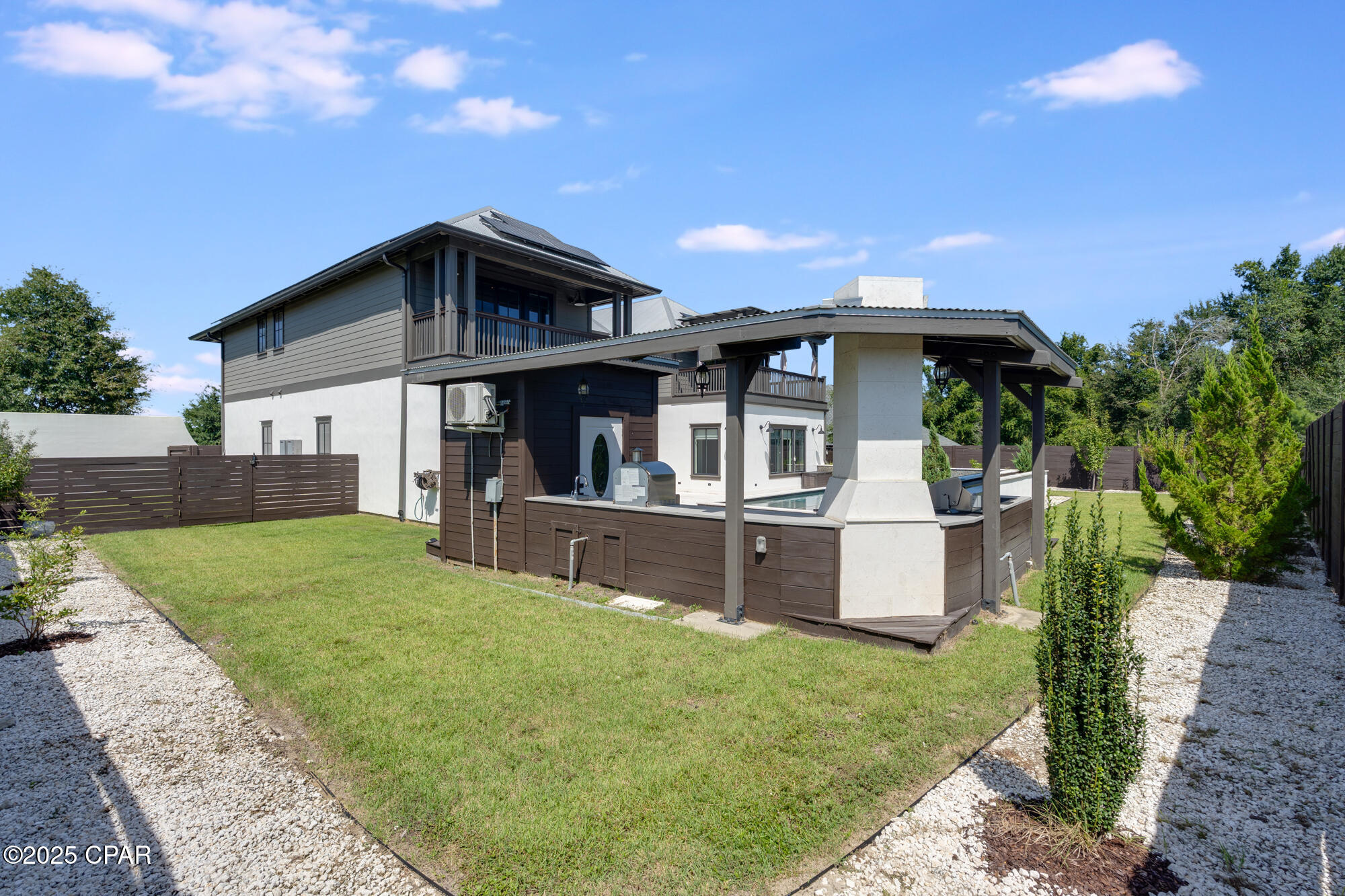 Lake Merial - Residential