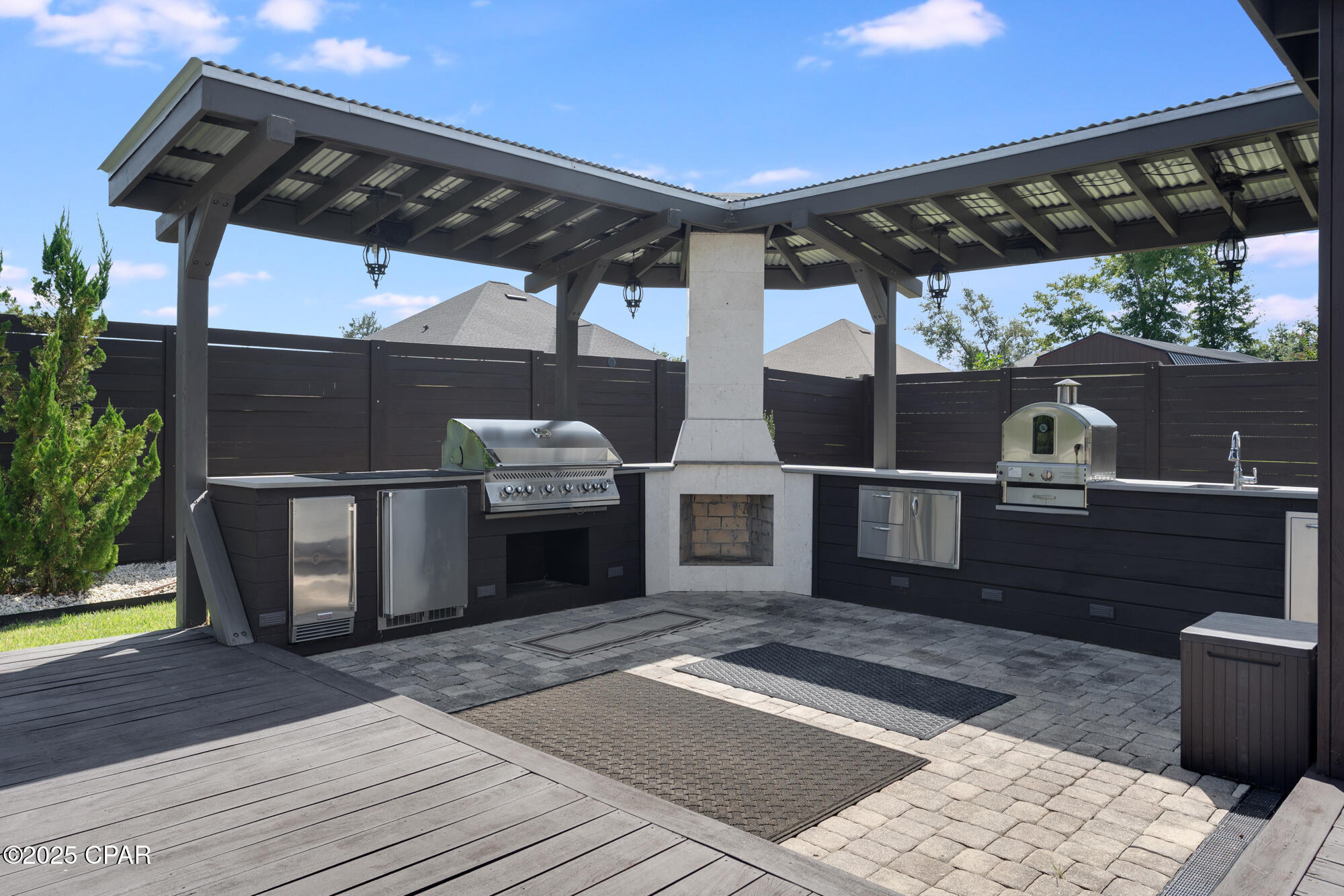 Lake Merial - Residential