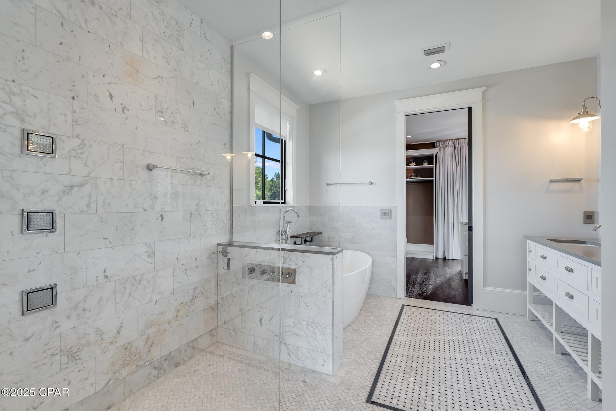 Lake Merial - Residential