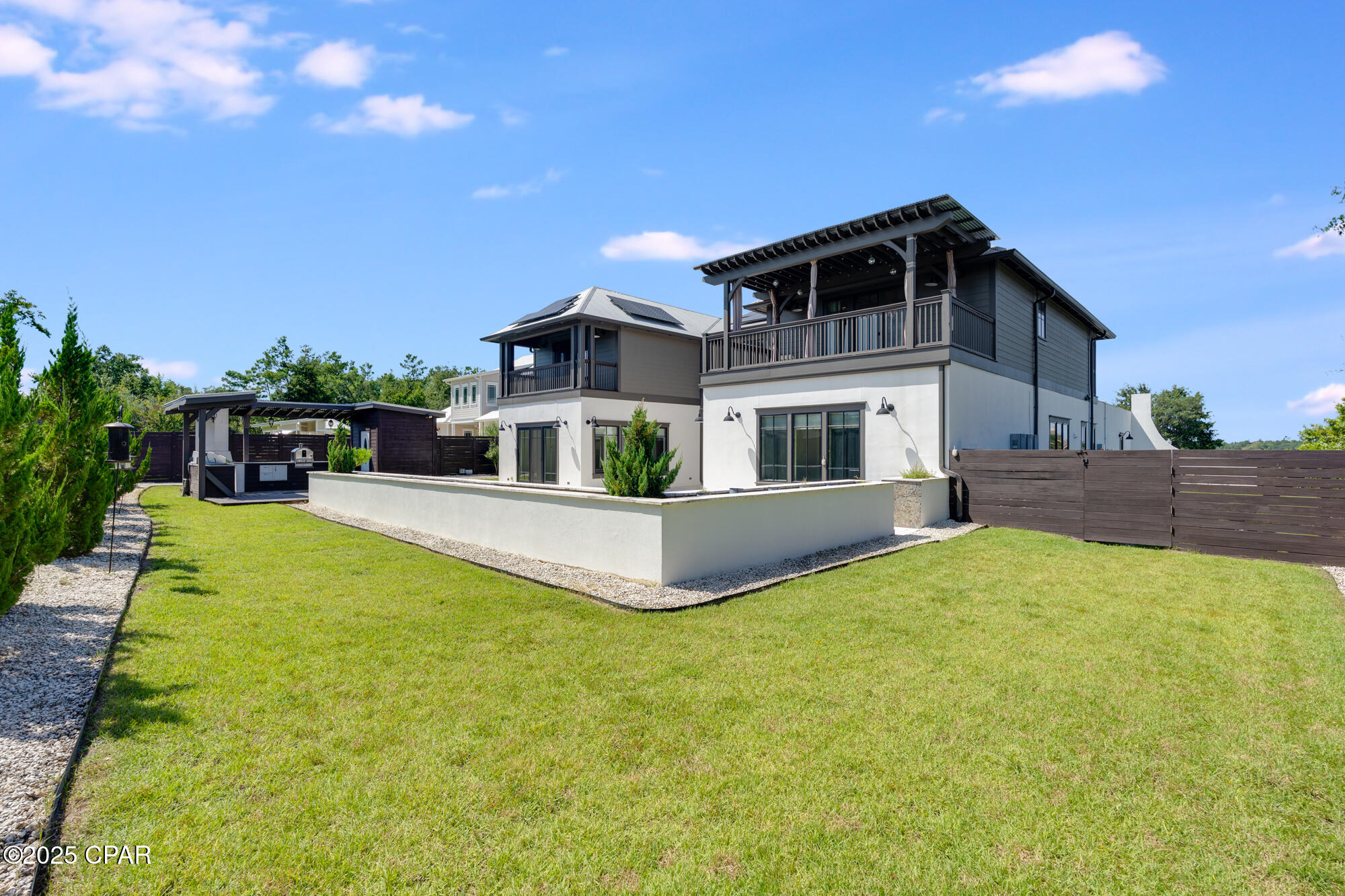 Lake Merial - Residential